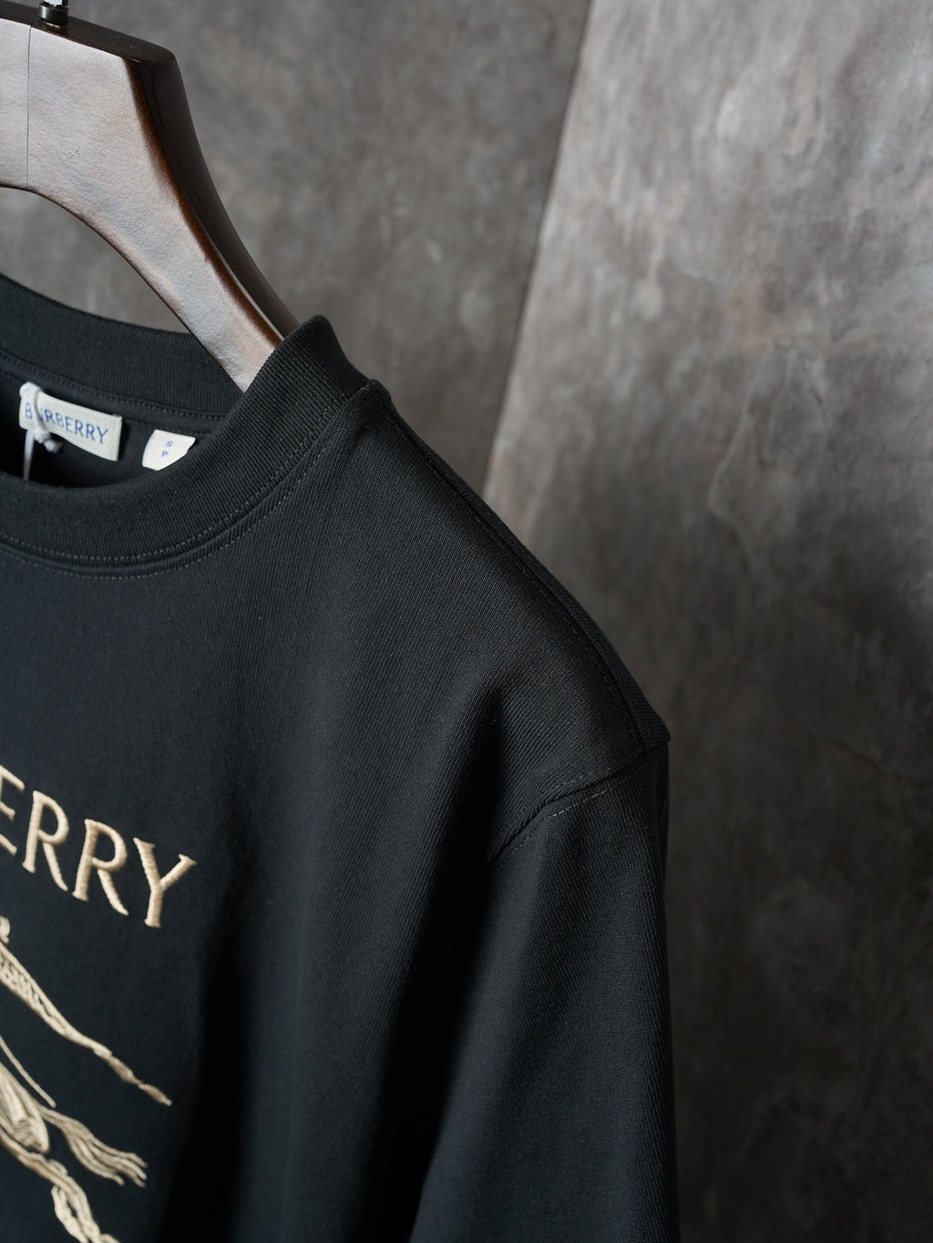 Burberry embroidered T-Shirt
