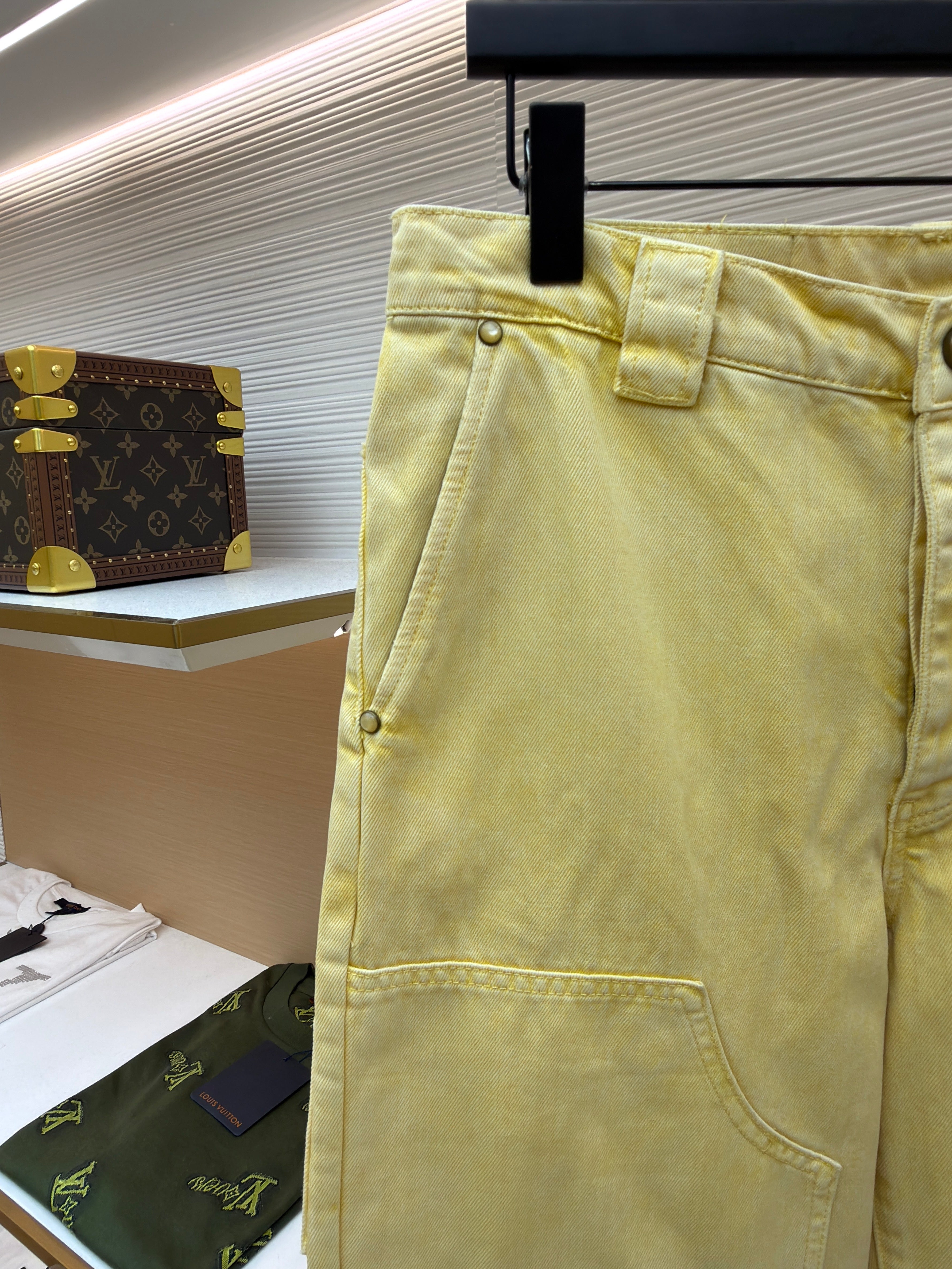 LV PANTS