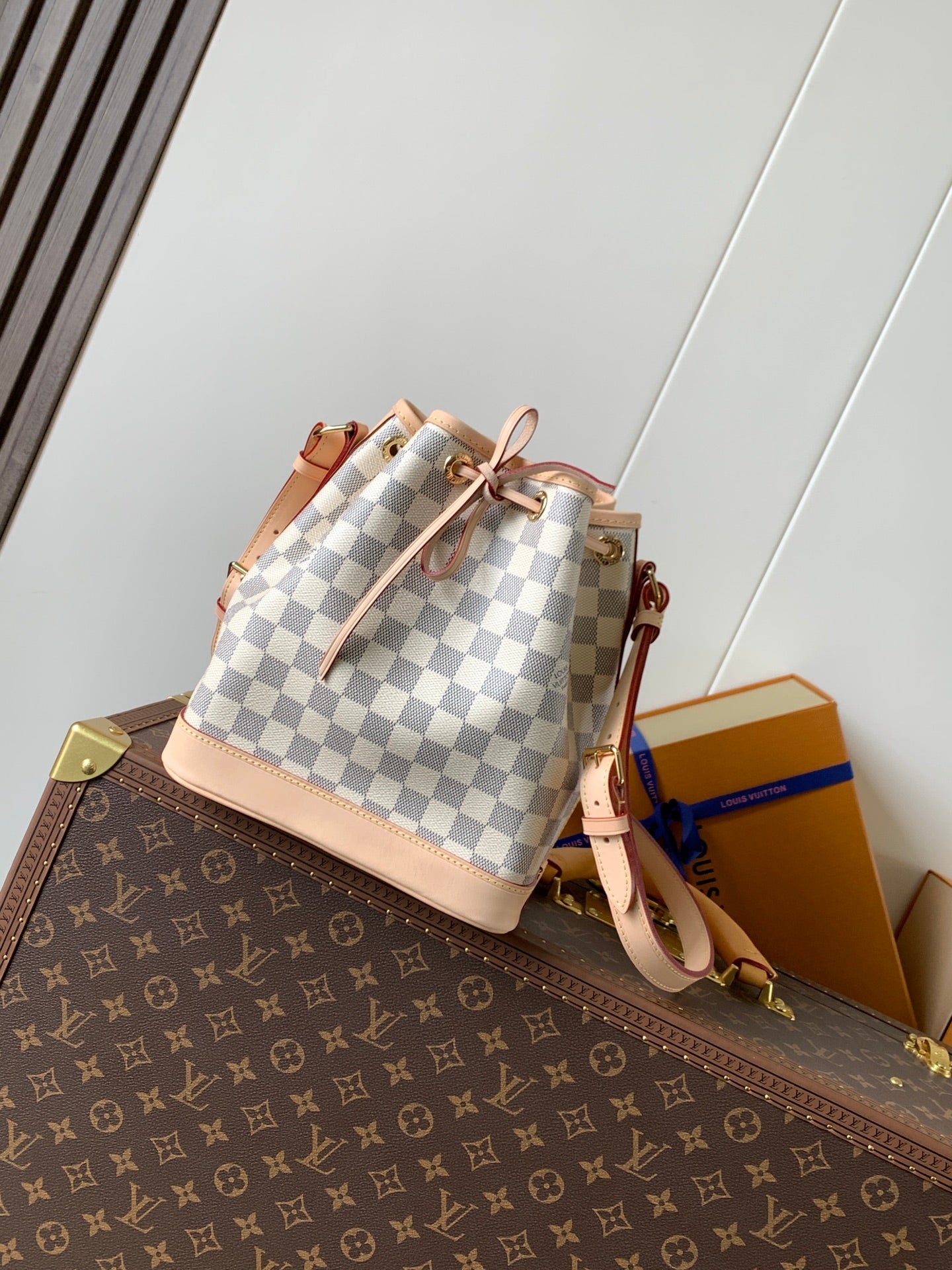 LV Noé Bucket Bag