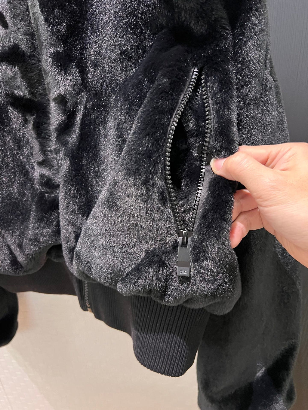 Women's ALO furry Hooded Short Jacket
