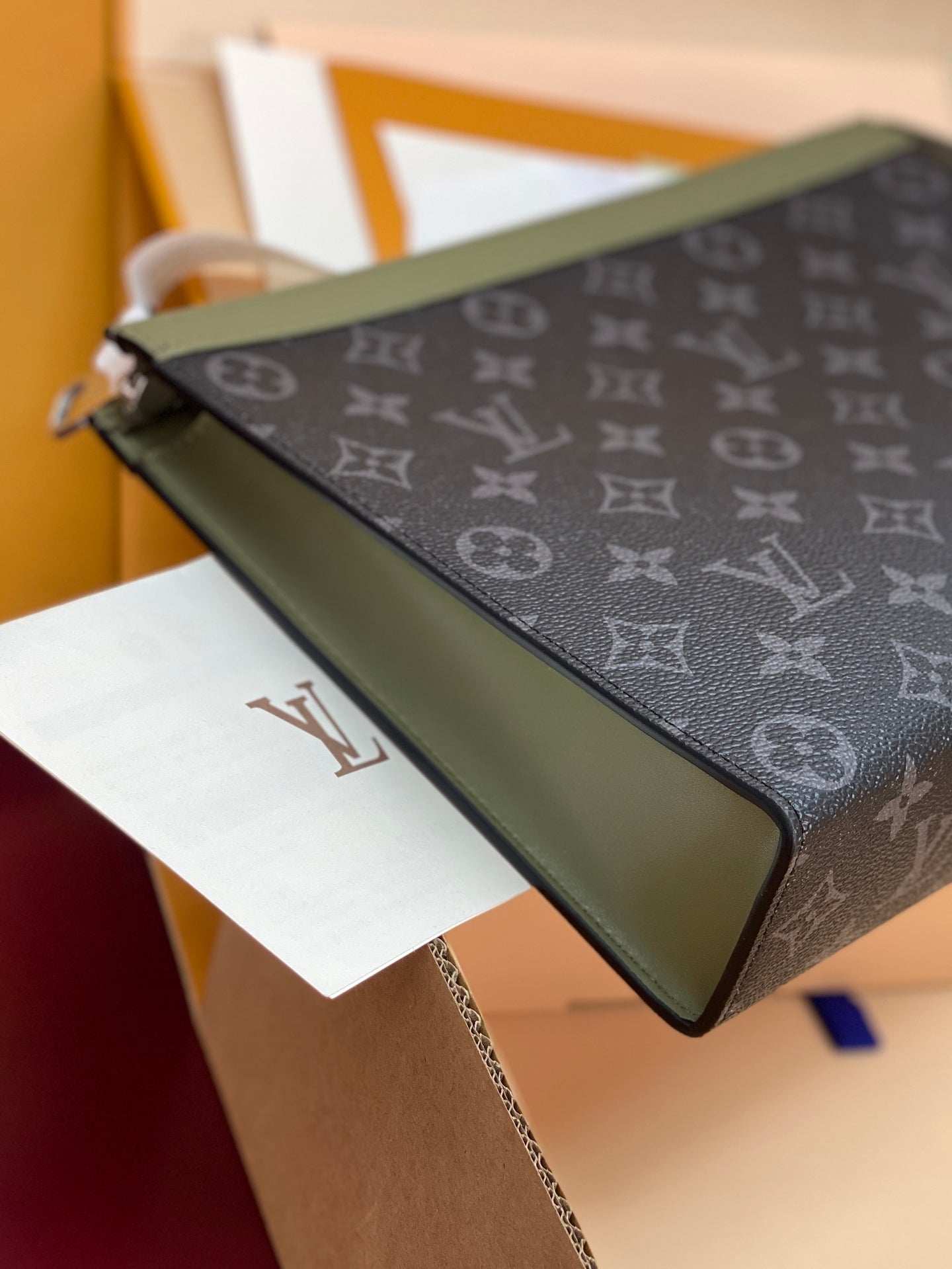 LV Pochette Voyage Clutch