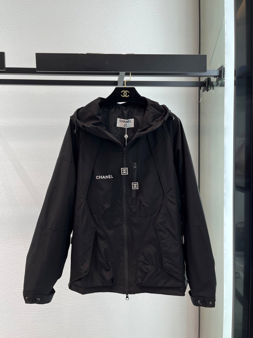 Women's Chan* Windbreaker Jacket