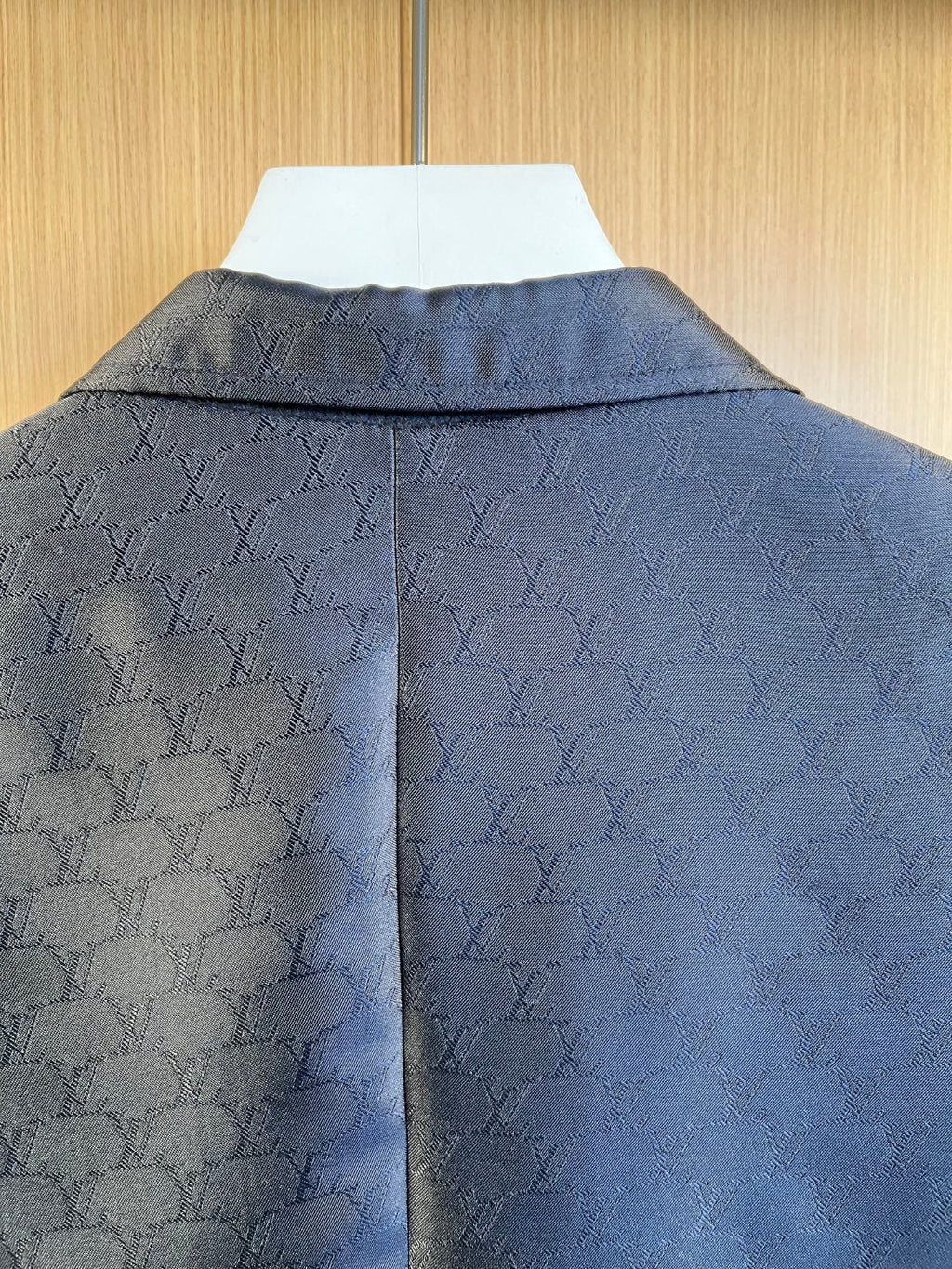 LV Suit