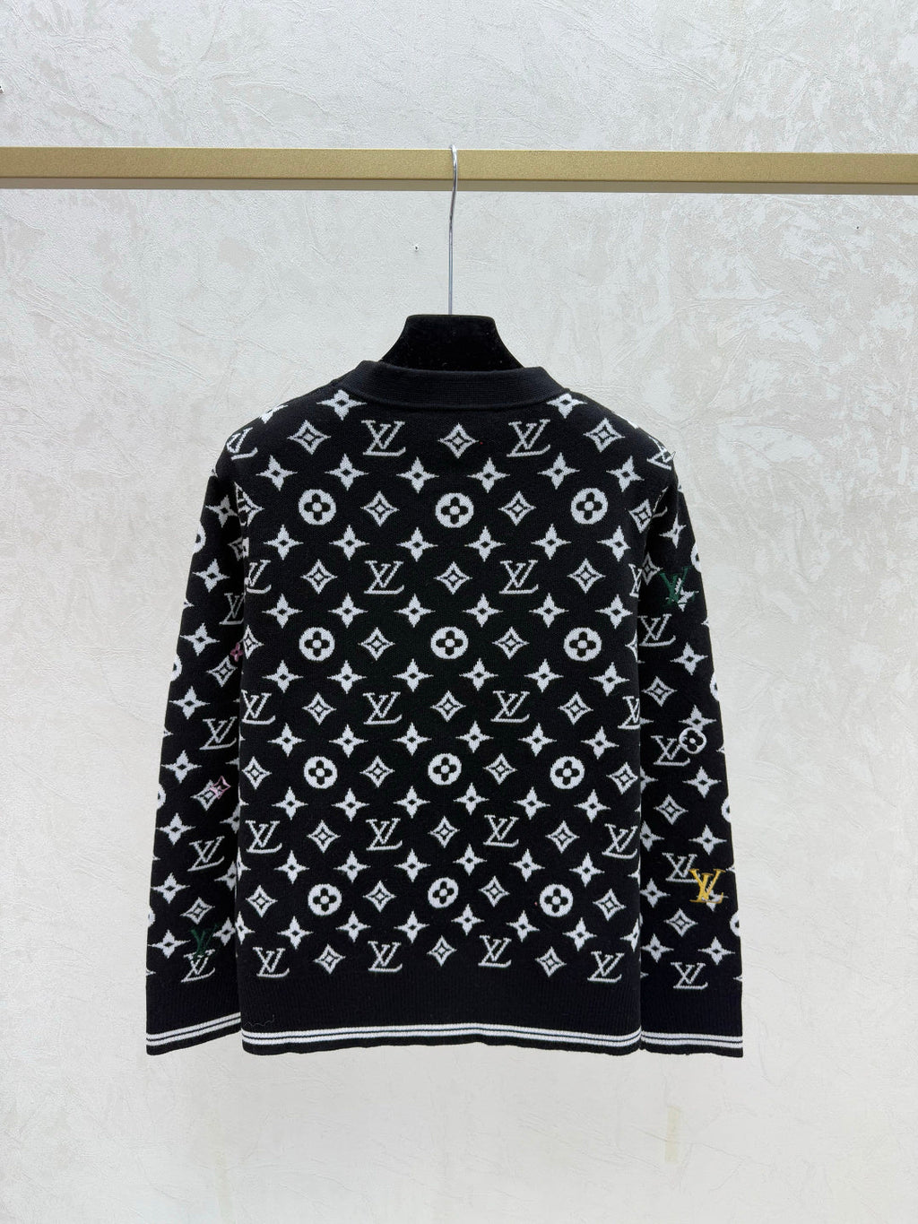 Woman LV cardigan