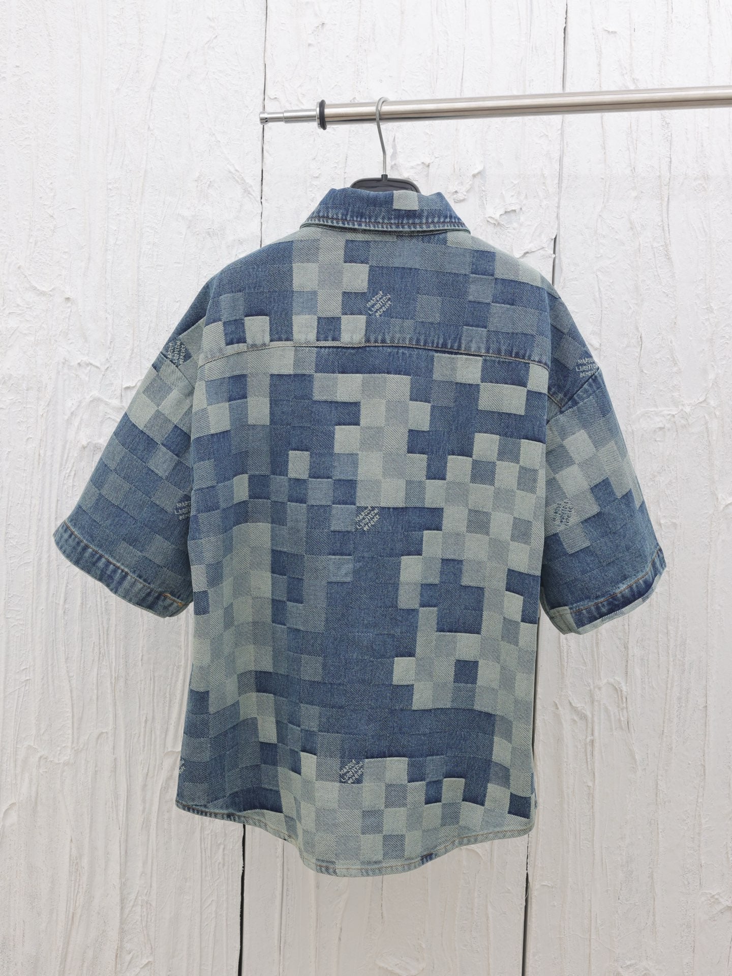 LV short-sleeved denim shirt