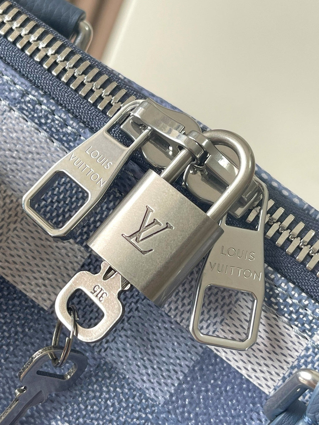 LV 45 Travel Bag