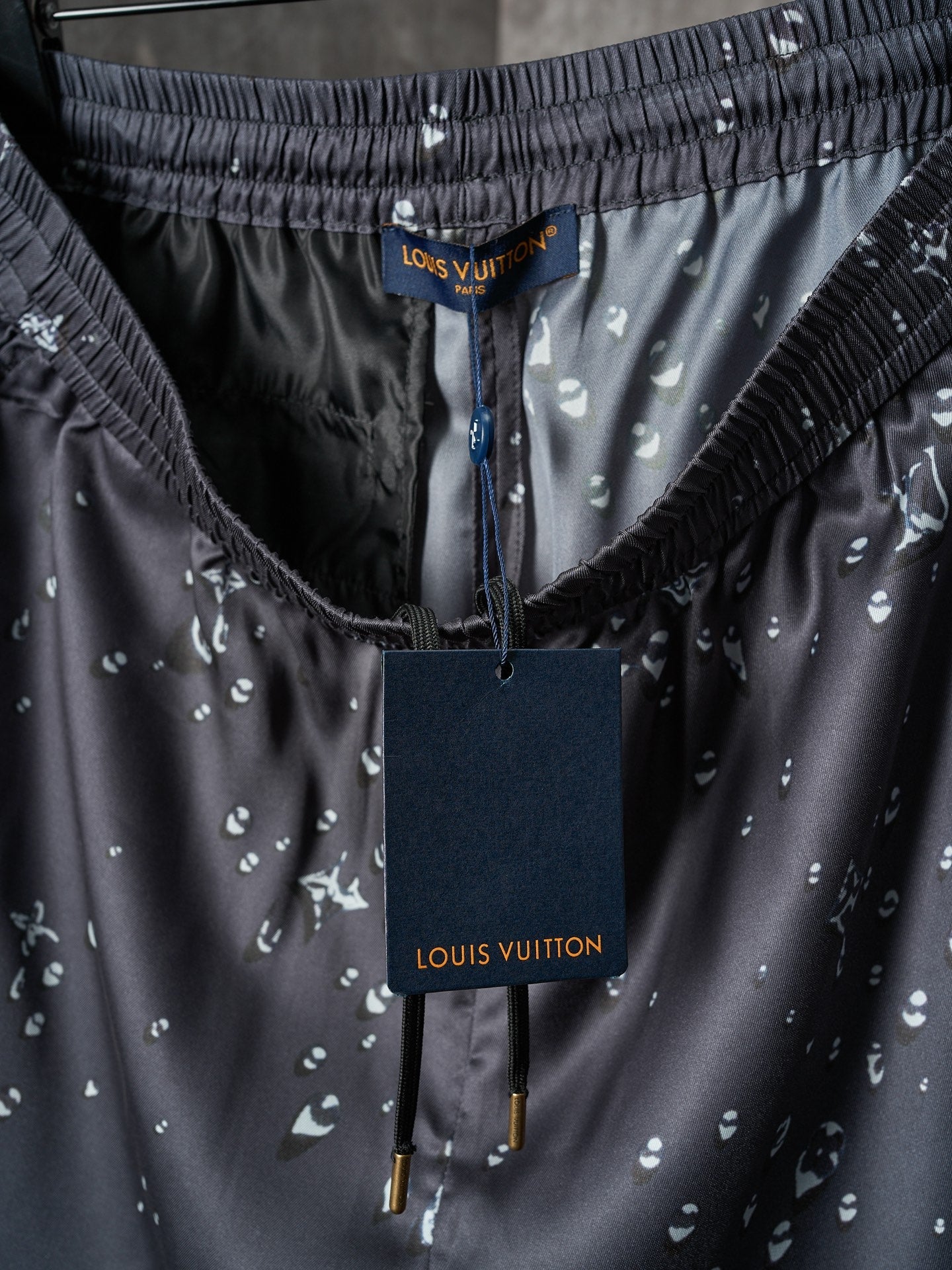 LV MONOGRAM Full-width Raindrop Print Mulberry Silk Shorts