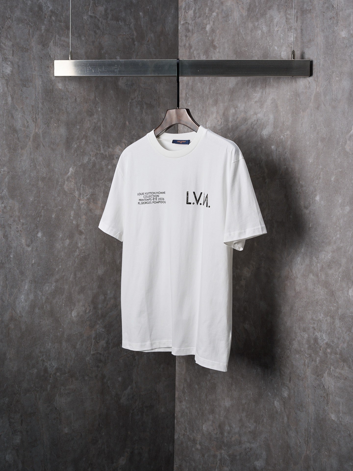 LV Distressed Letter Print Crew Neck Short Sleeve T-Shirt