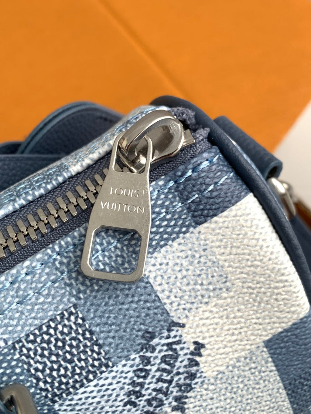 LV 25 Handbag