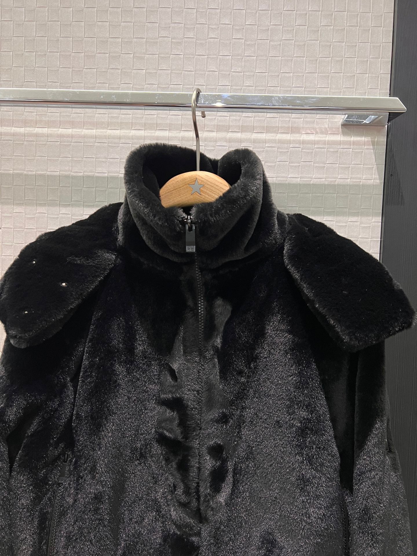 Women's ALO furry Hooded Short Jacket