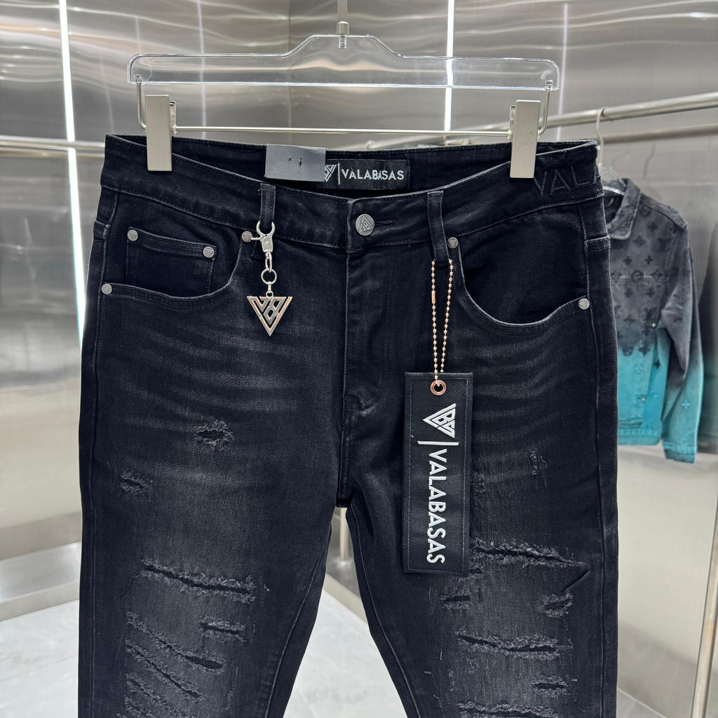 Valabasas Distressed Jeans