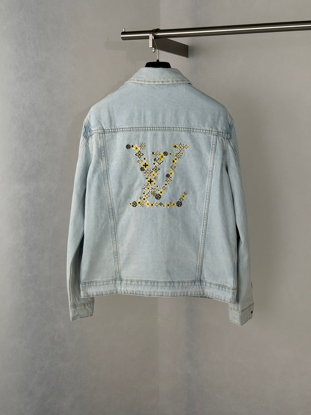 LV Light Wash Floral Embroidery Zipper Denim Jacket