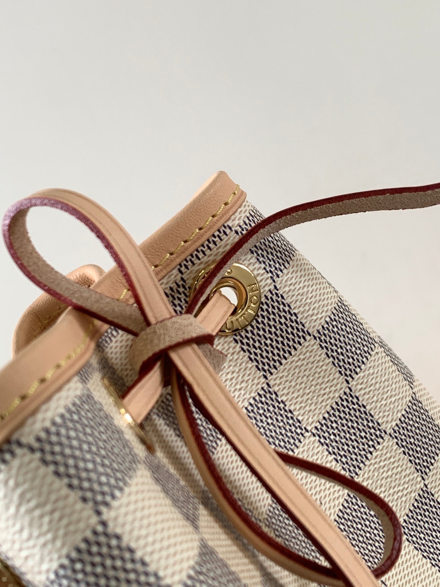LV Noé Bucket Bag