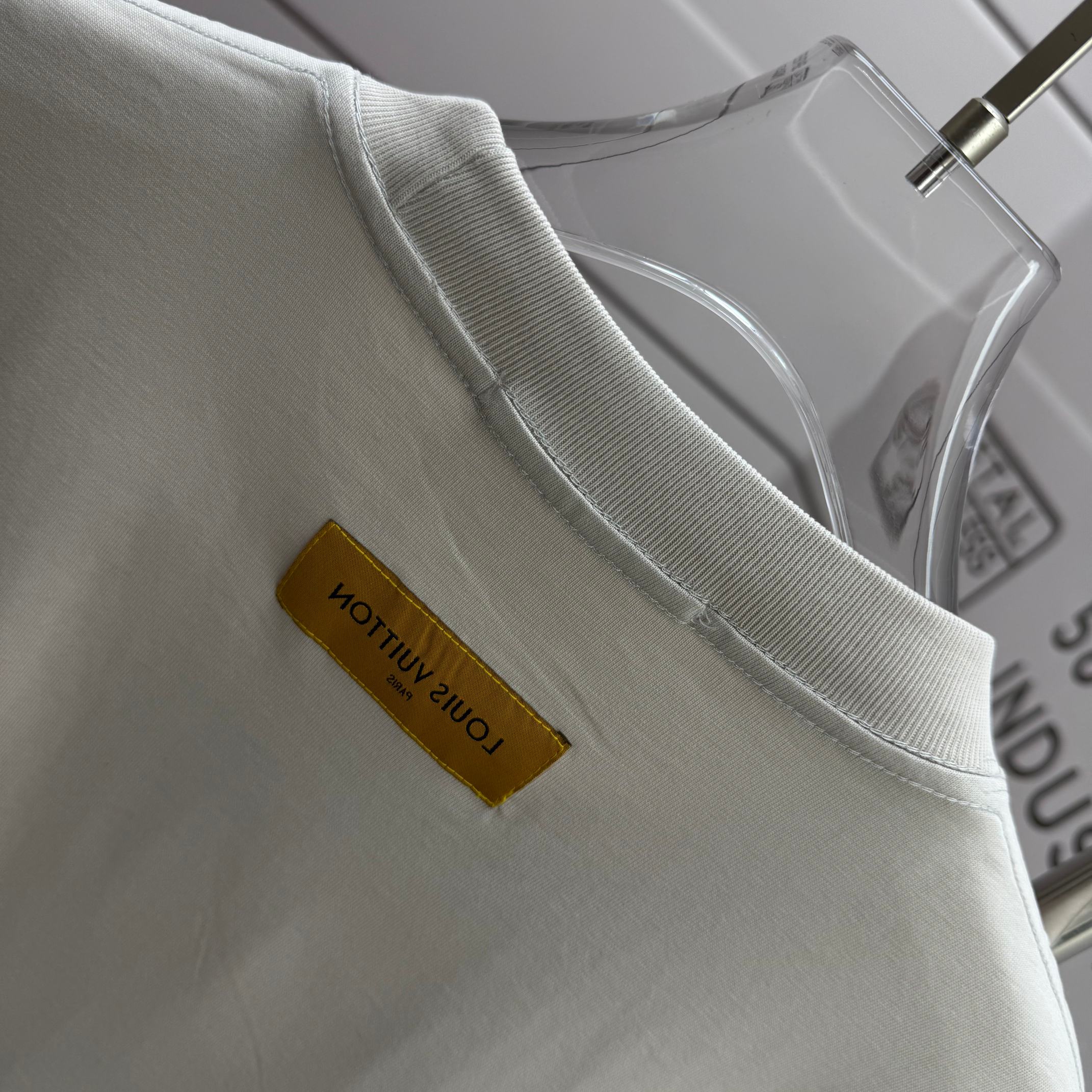 LV letter 3D Plate Silicon T shirt