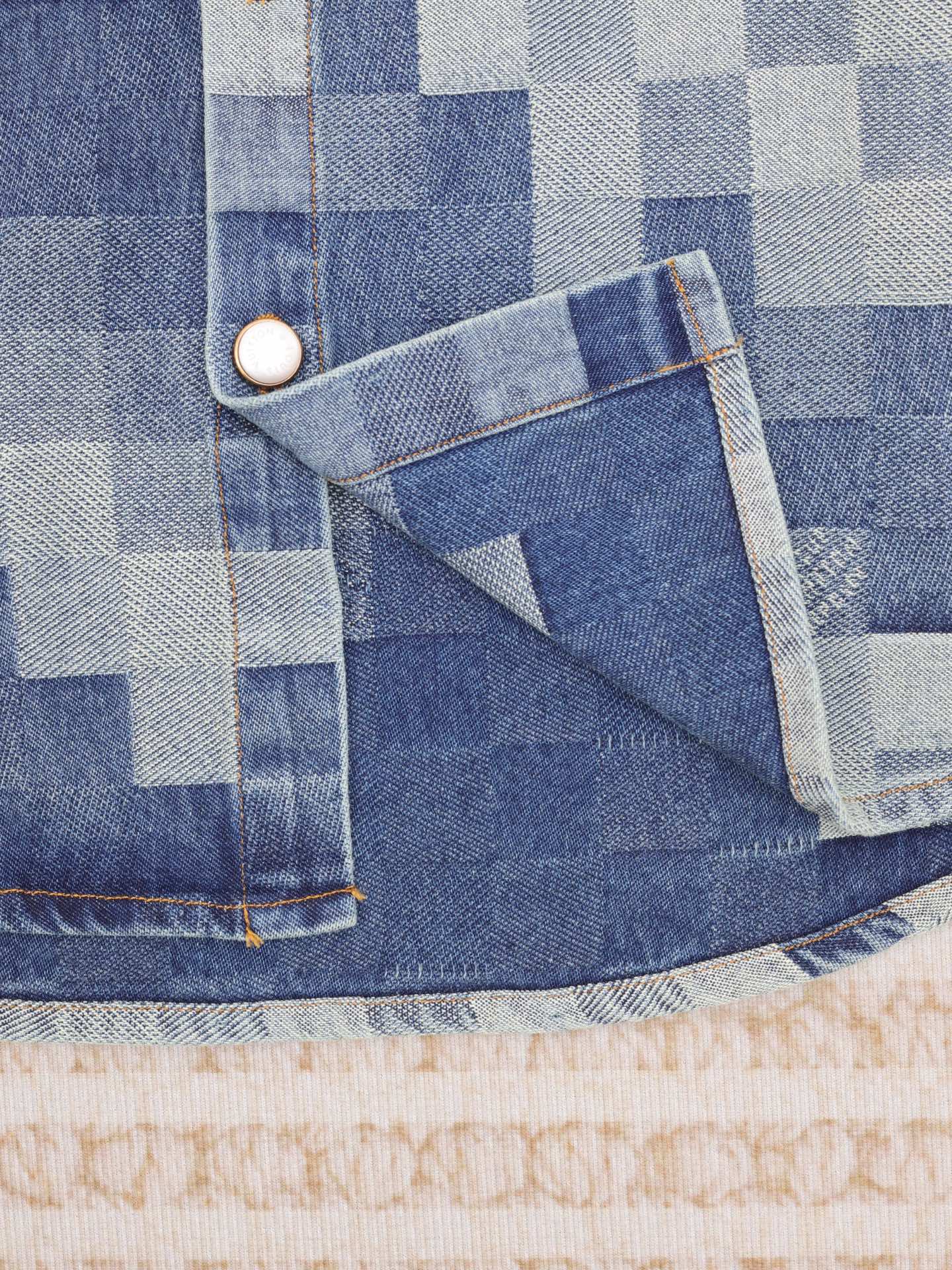 LV short-sleeved denim shirt