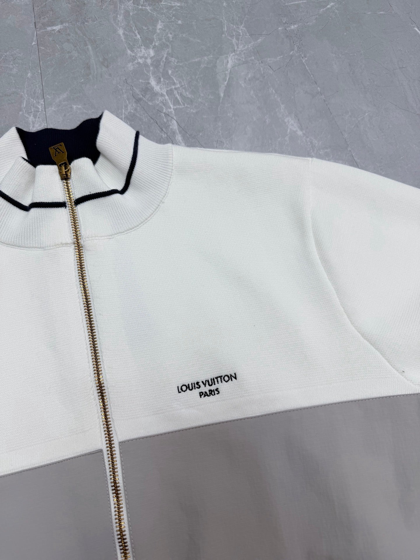 LV Collar Long Sleeve Jacket