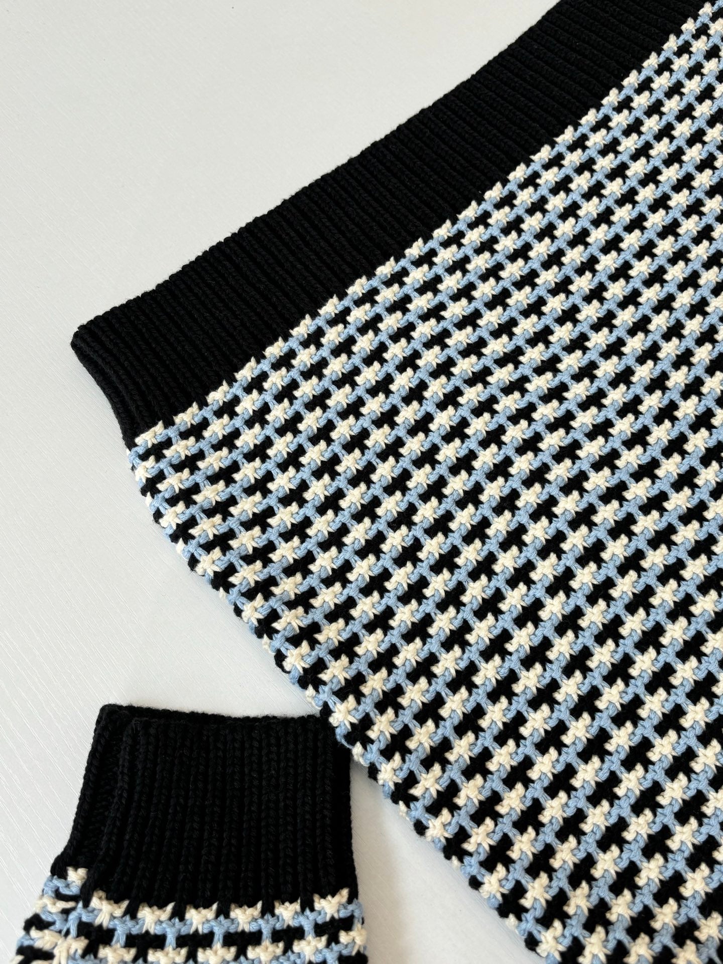LV Houndstooth Color Knit Sweater