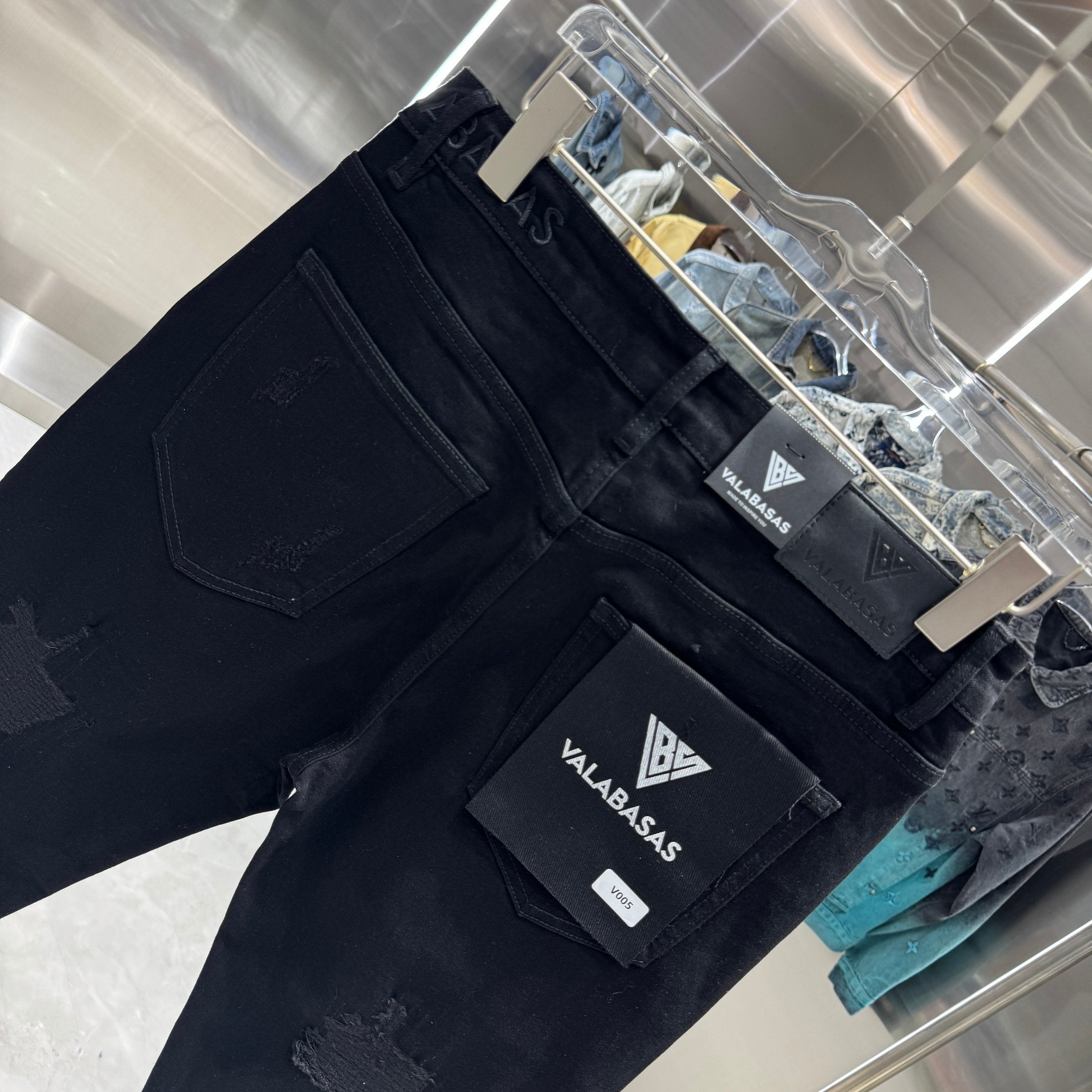 Valabasas Distressed Skinny Jeans