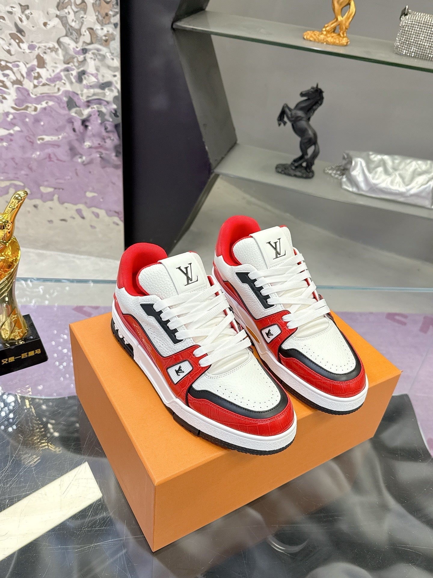 Lv Trainers