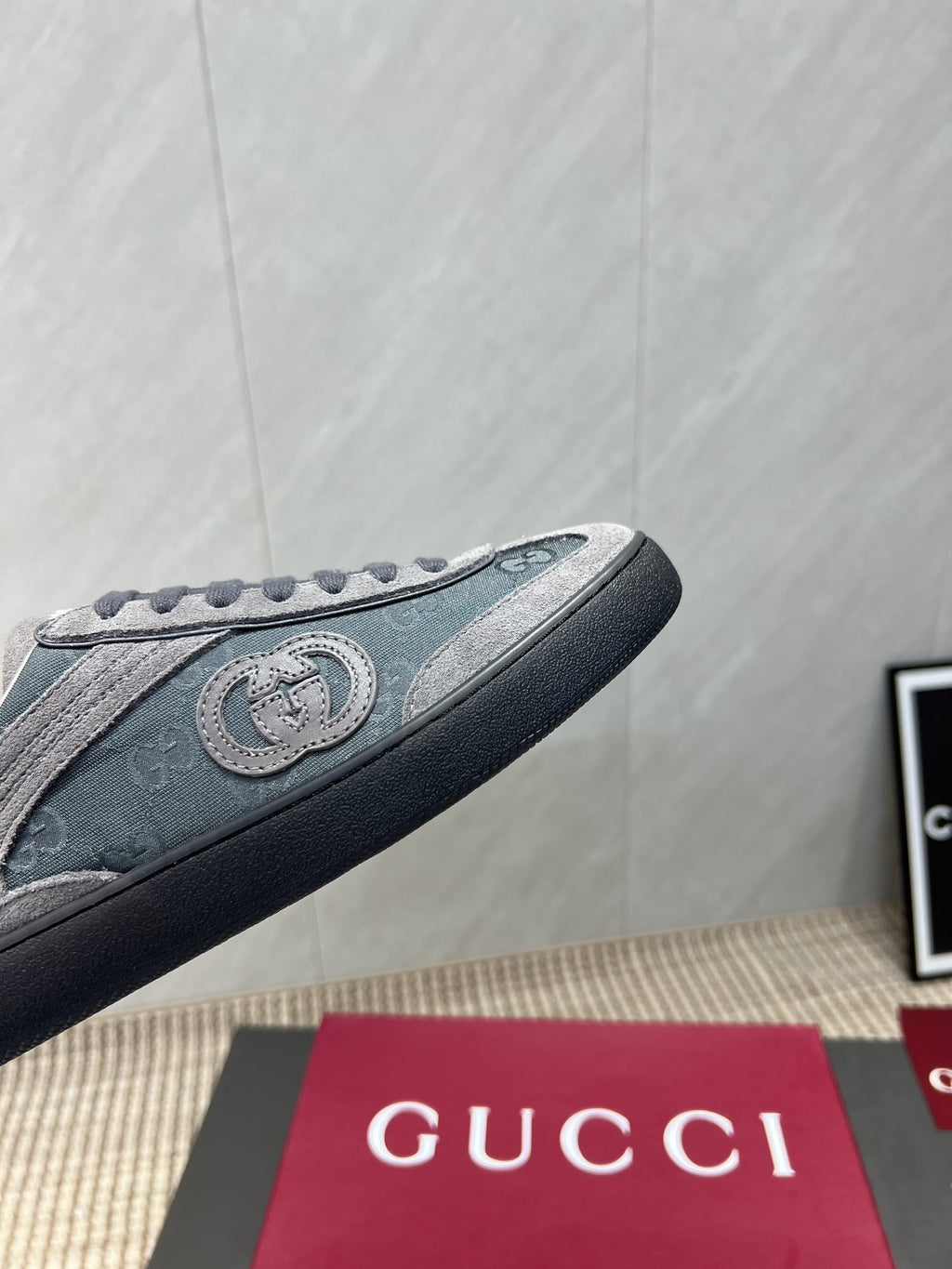 Gucci Distressed Causal shoes