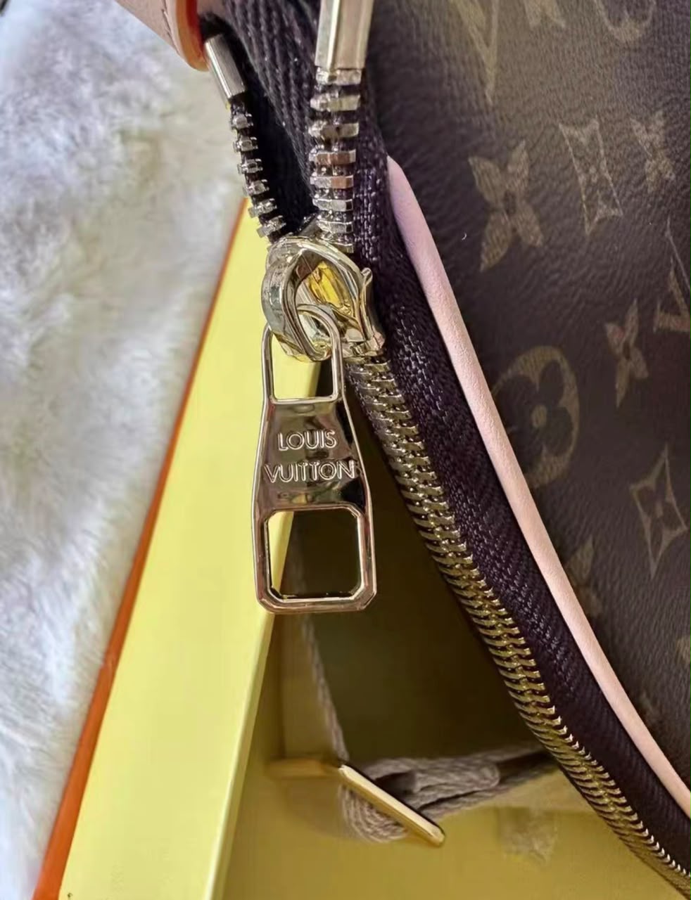 LV Suzanne Racket Pouch Monogram