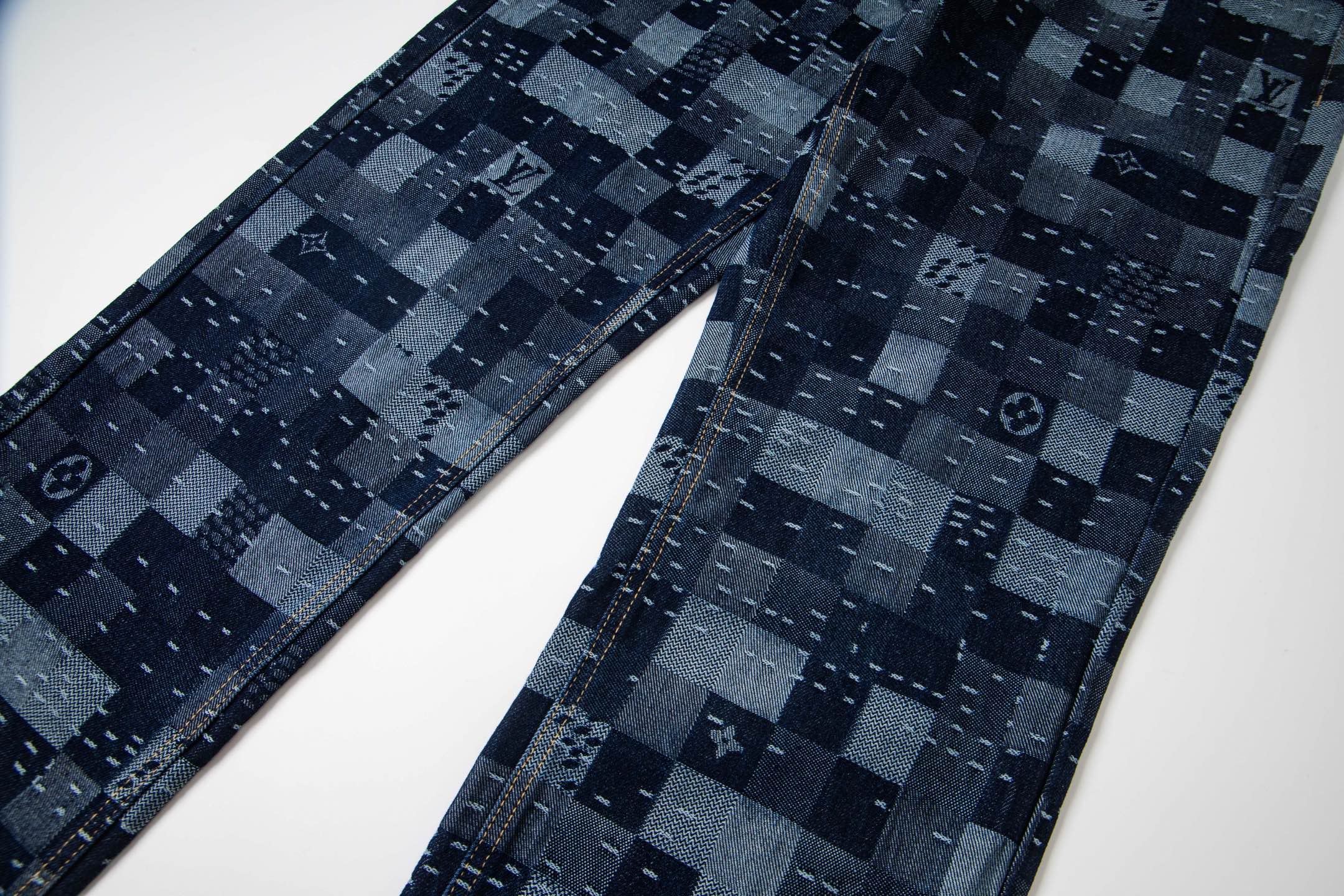 LV Skateboard Damier Jeans
