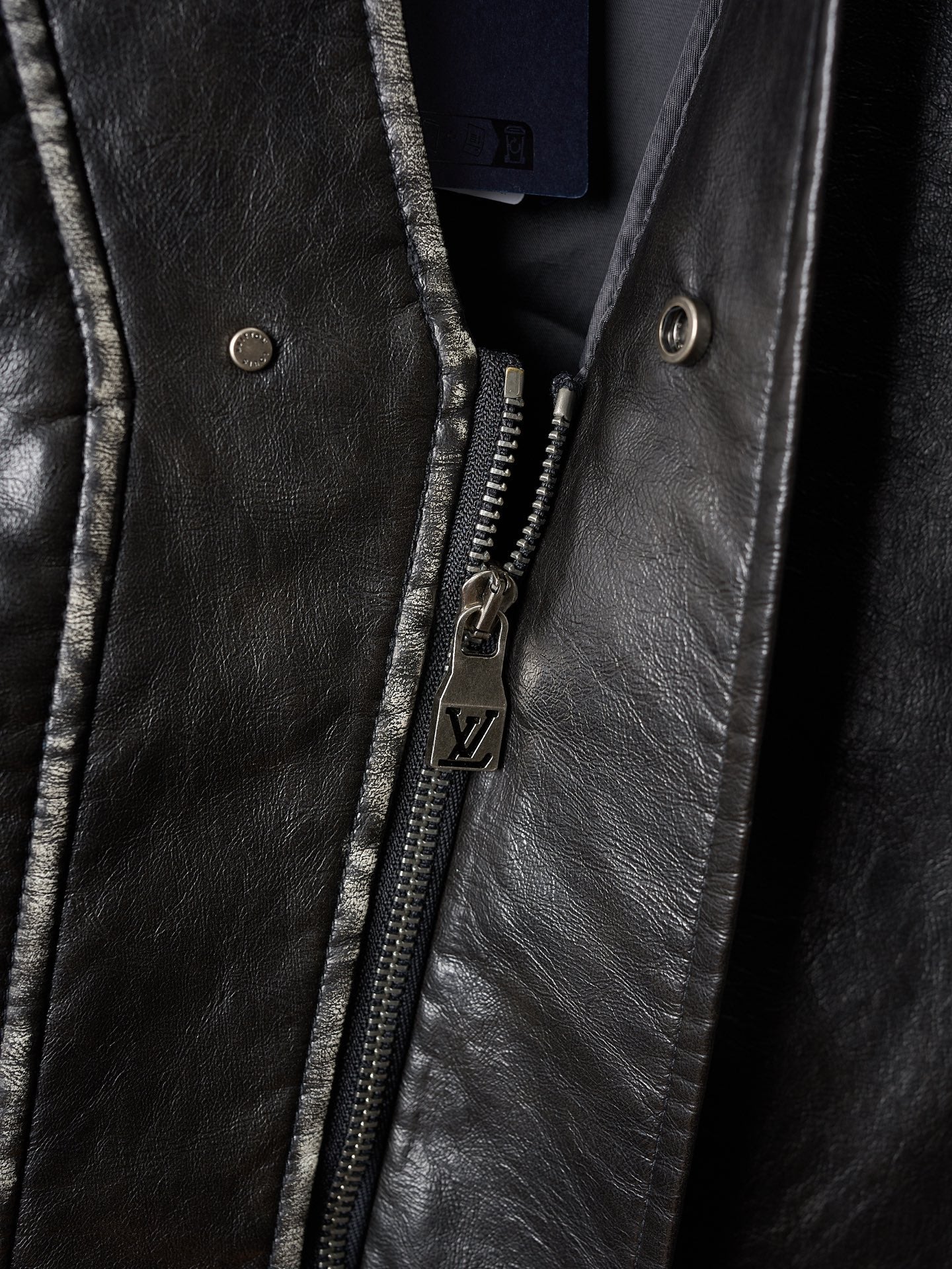 LV/Louis Vuitton Four-Corner V-Neck Diagonal Zipper Distressed Leather Jacket