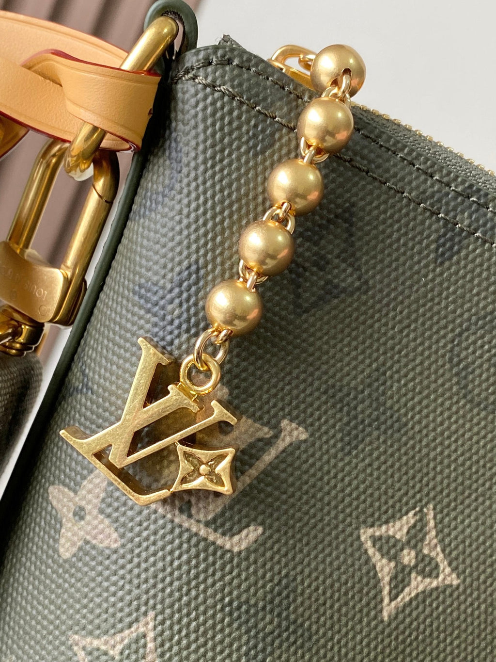 LV Vagabond Hobo Handbag
