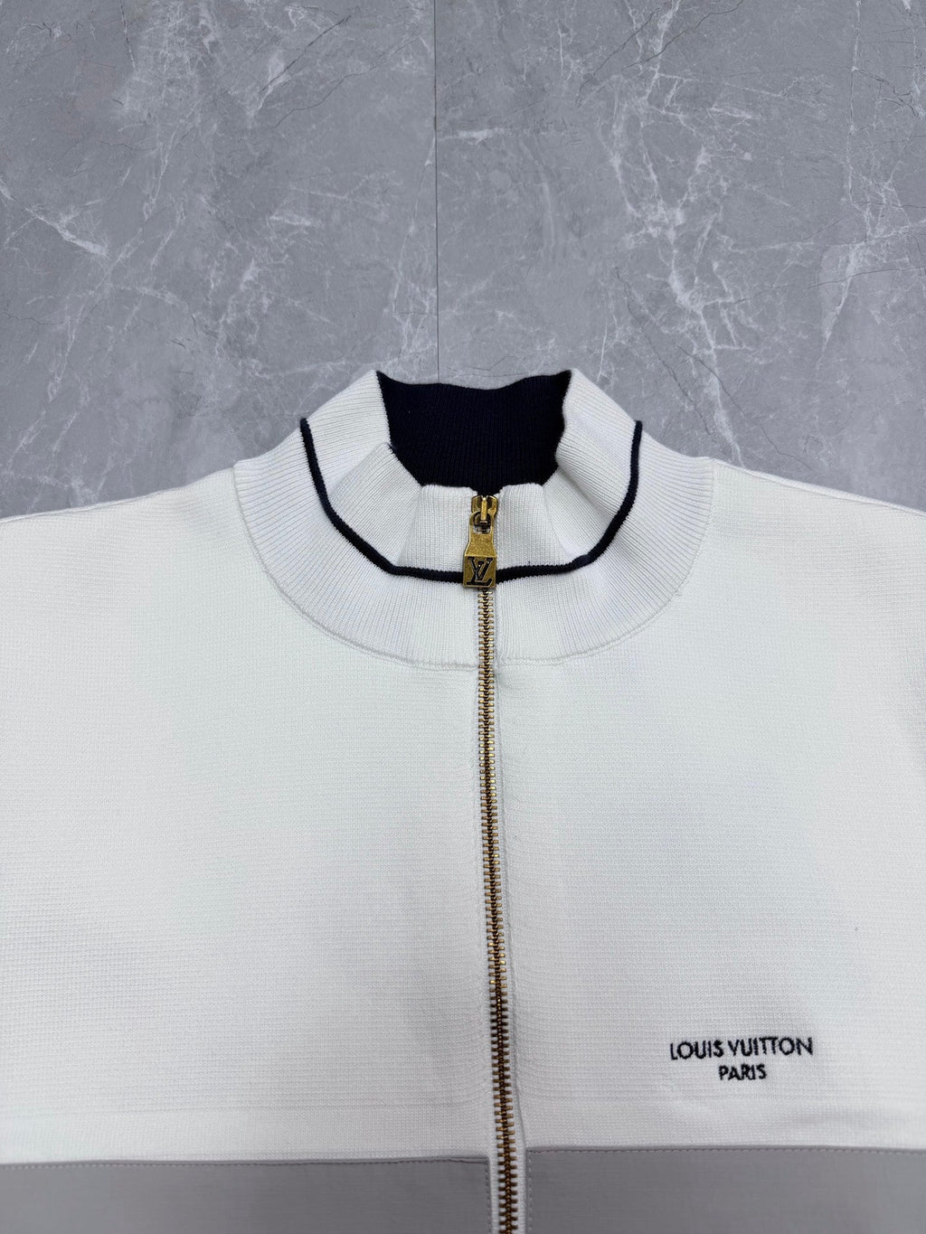 LV Collar Long Sleeve Jacket