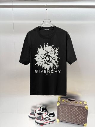 Givenchy T-Shirt