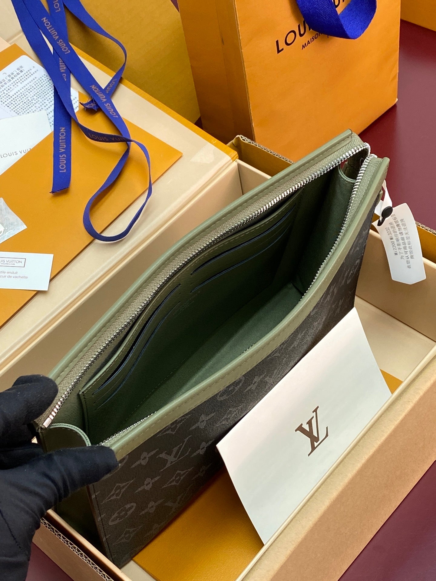 LV Pochette Voyage Clutch