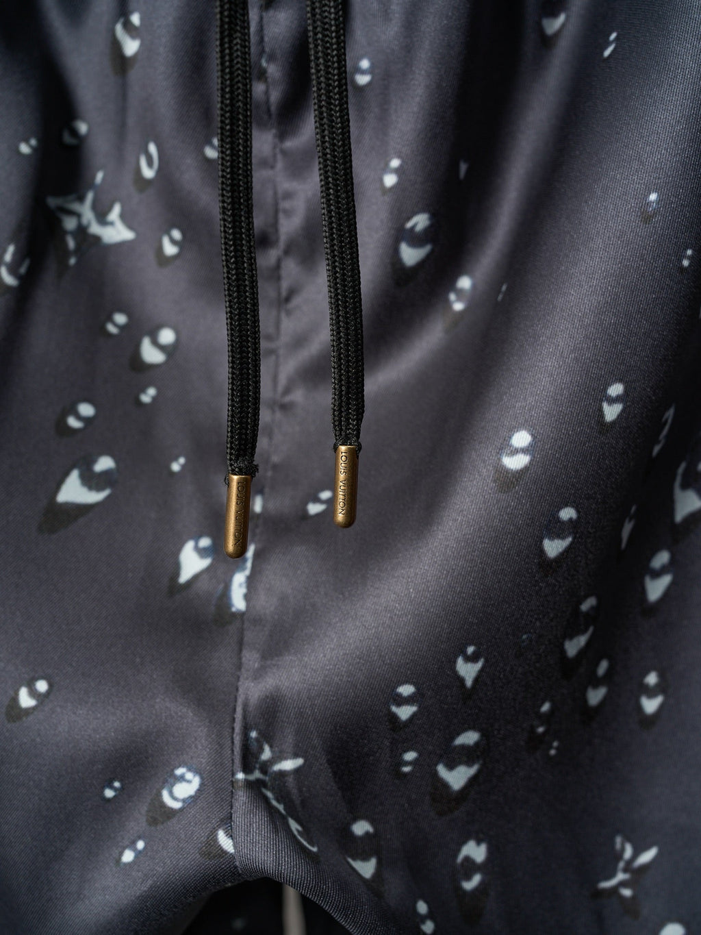 LV MONOGRAM Full-width Raindrop Print Mulberry Silk Shorts