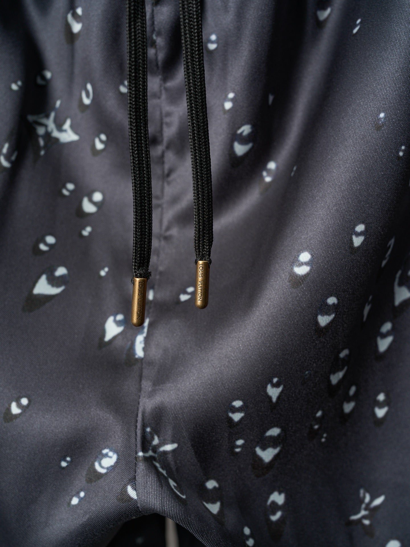 LV MONOGRAM Full-width Raindrop Print Mulberry Silk Shorts
