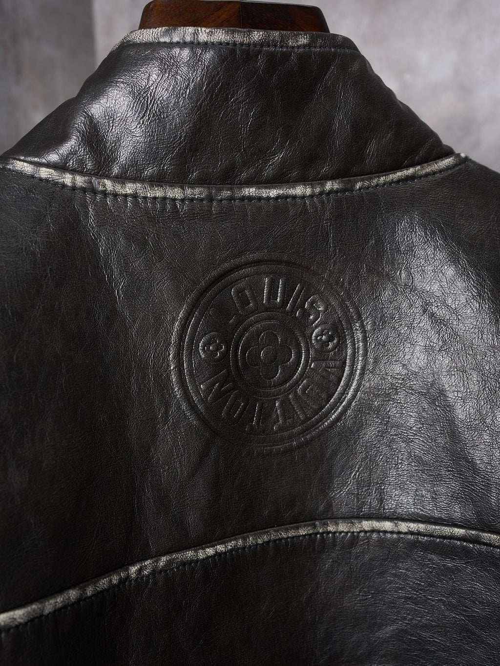 LV/Louis Vuitton Four-Corner V-Neck Diagonal Zipper Distressed Leather Jacket