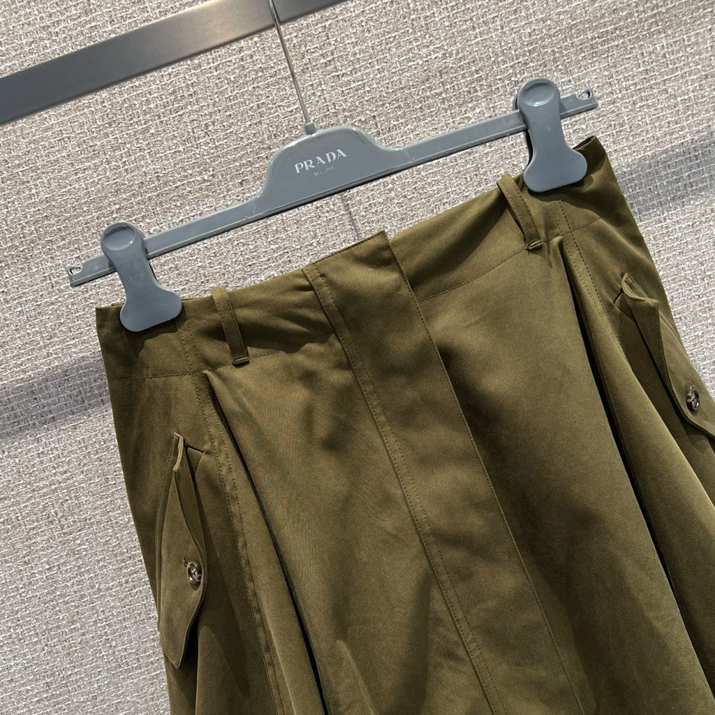 Lowe Mid Skirt W/Tulip Shape Cut