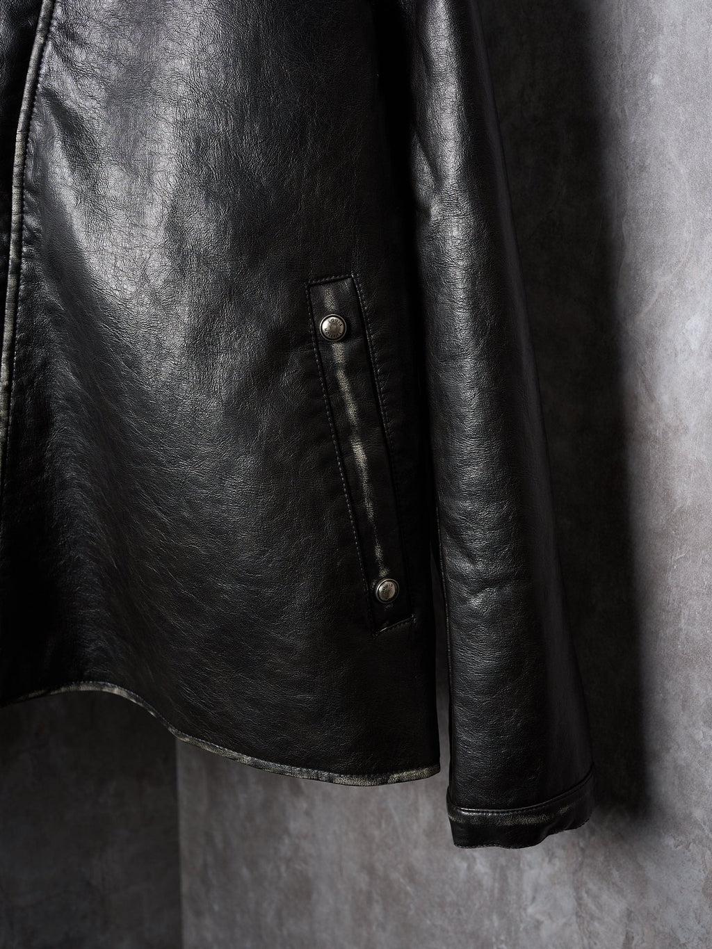 LV/Louis Vuitton Four-Corner V-Neck Diagonal Zipper Distressed Leather Jacket