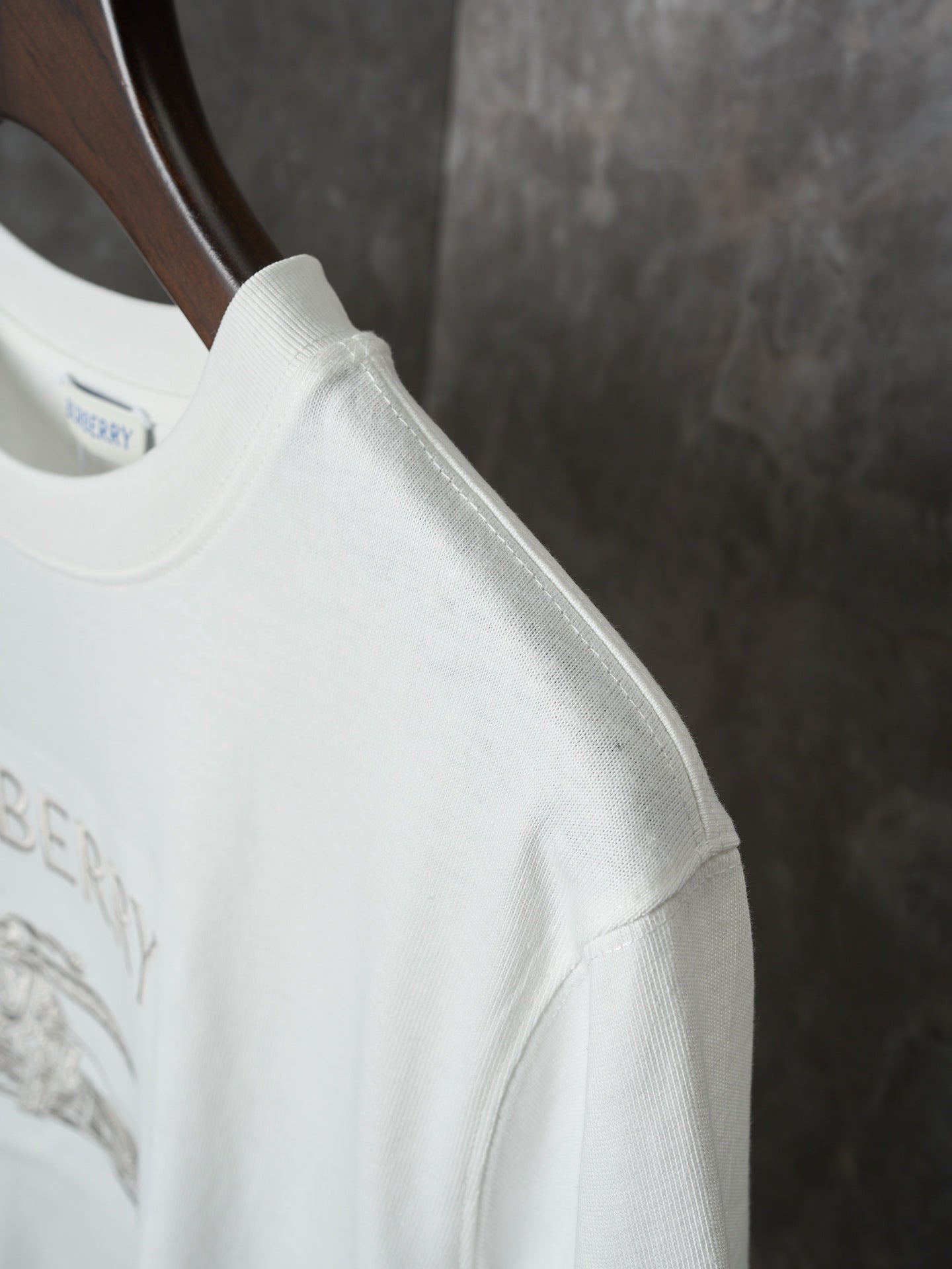 Burberry embroidered T-Shirt