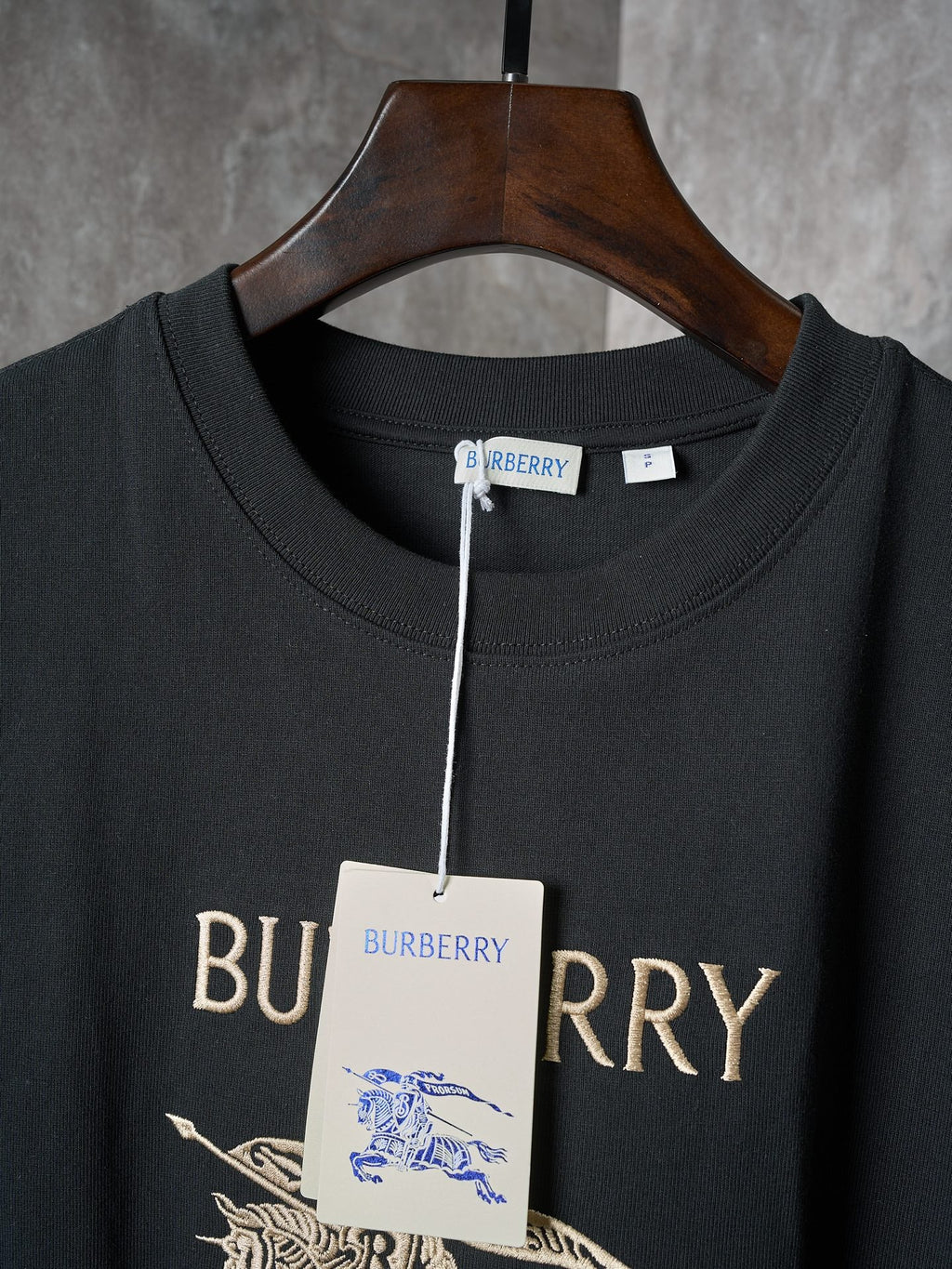 Burberry embroidered T-Shirt