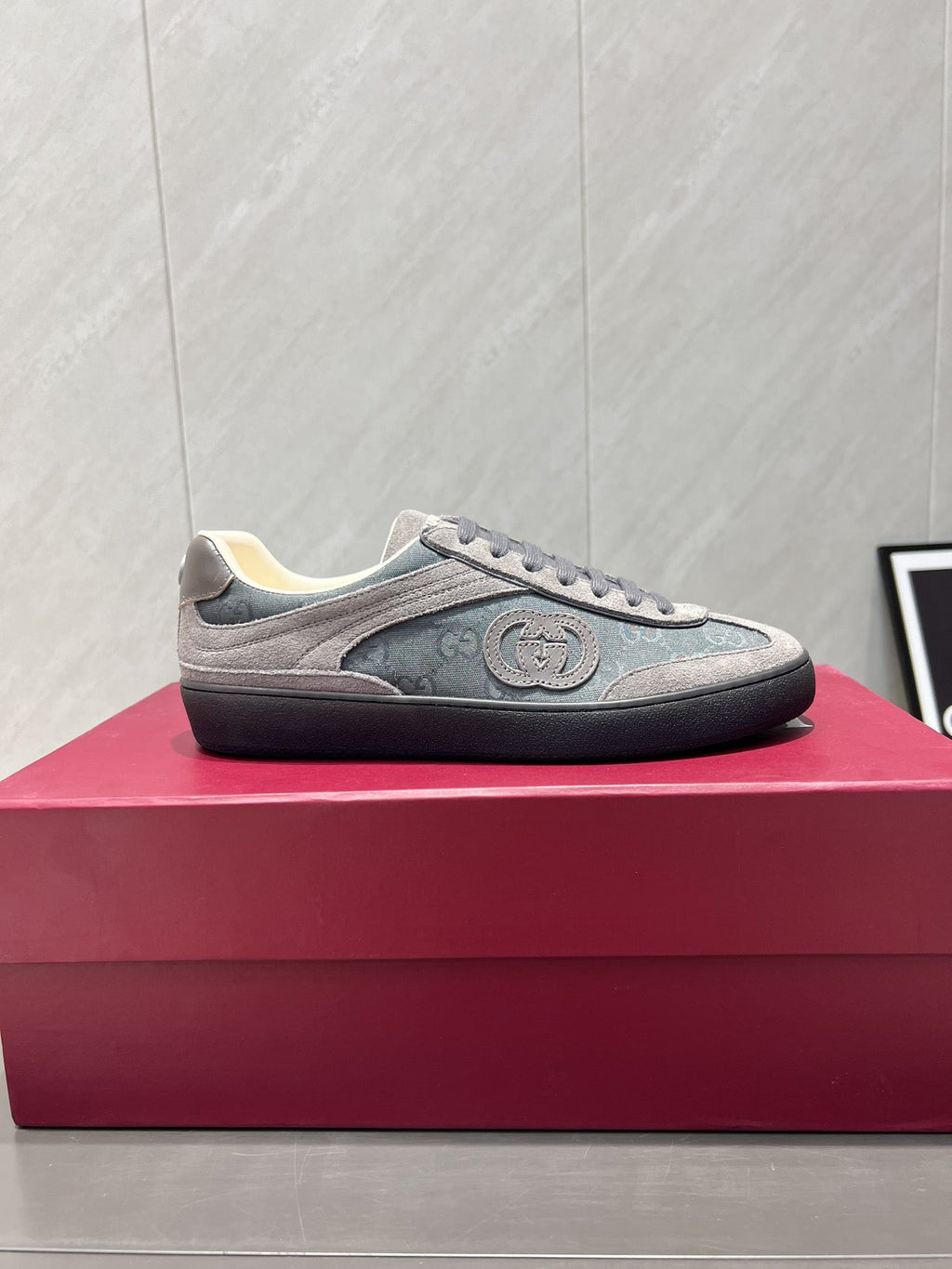 Gucci Distressed Causal shoes