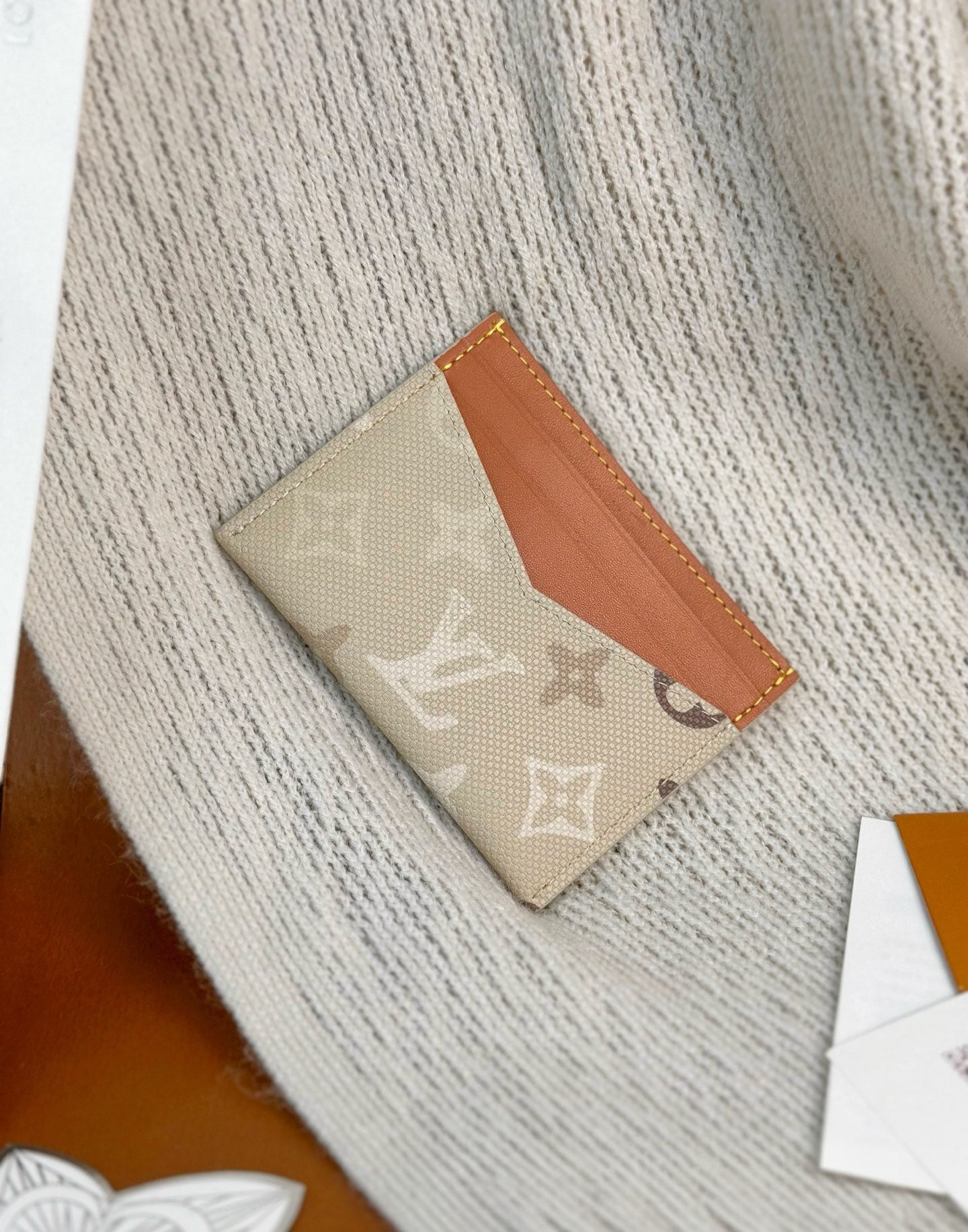 LV Cardholder