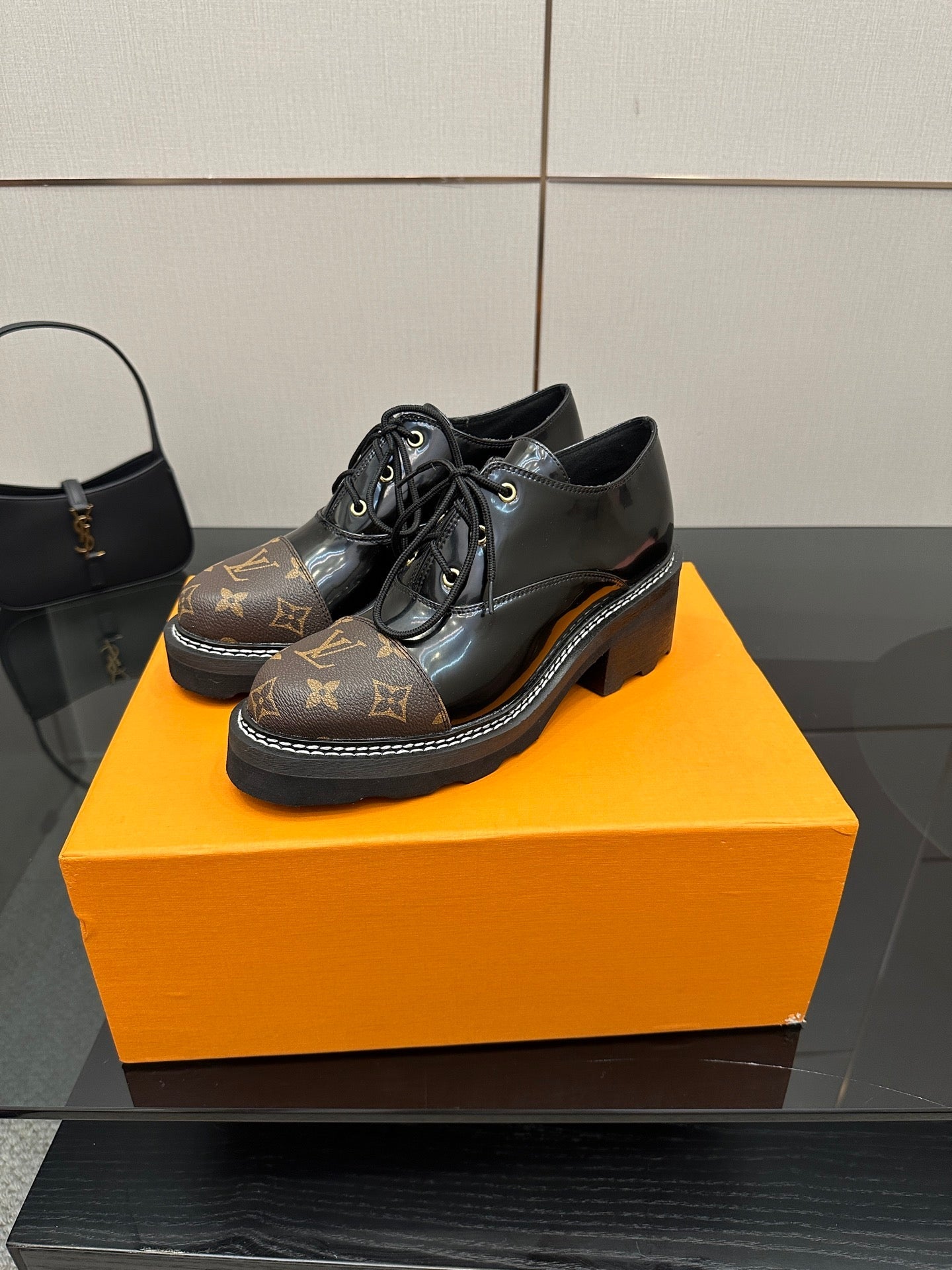 Women LV High-end Shoes