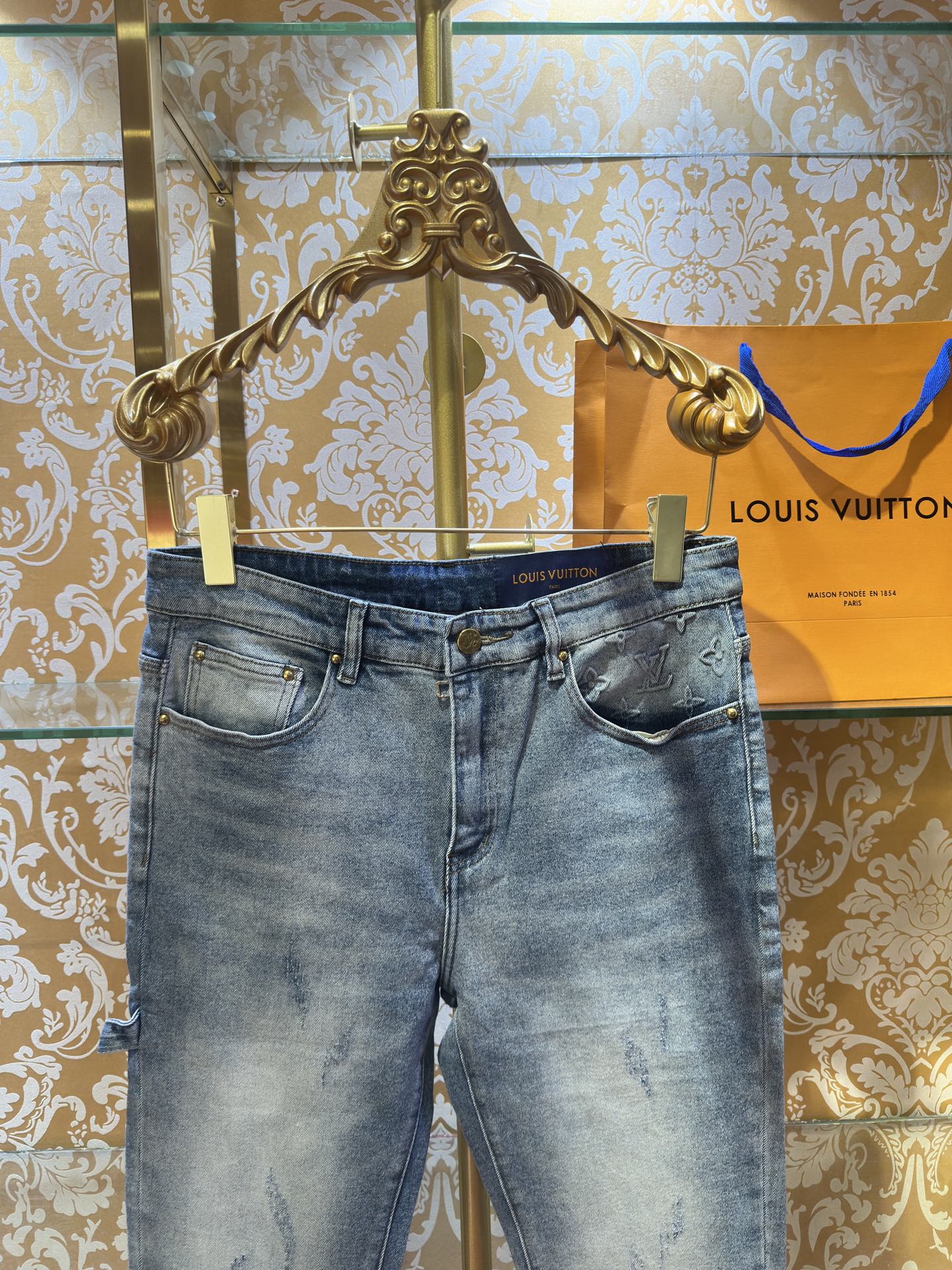 LV Fitted Jeans