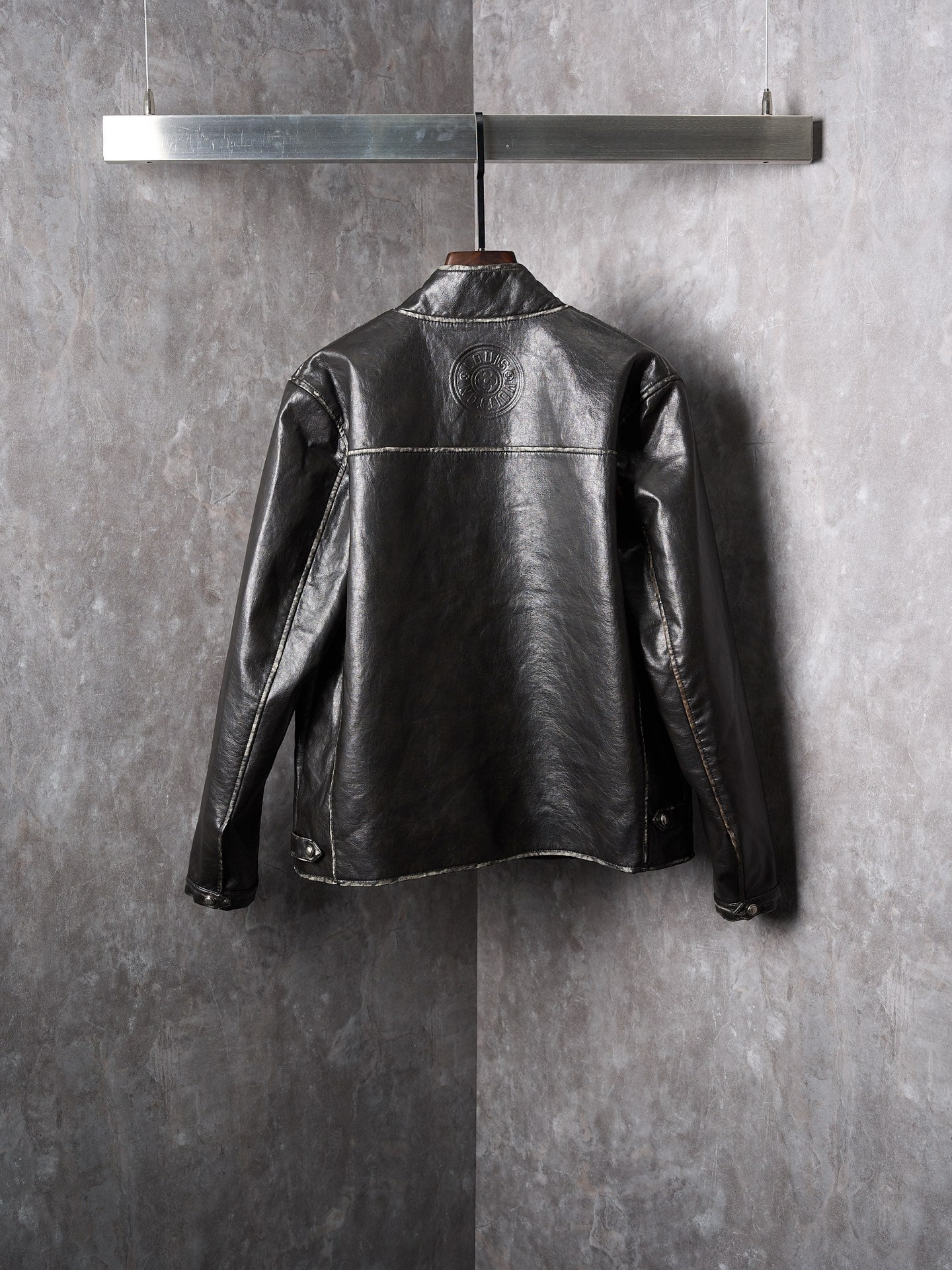 LV/Louis Vuitton Four-Corner V-Neck Diagonal Zipper Distressed Leather Jacket