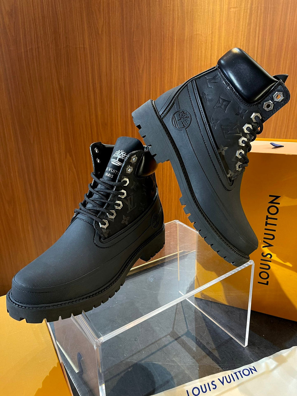 Louis Vuitton × Timberland 6" ankle boot olive green -US(LV) size 10