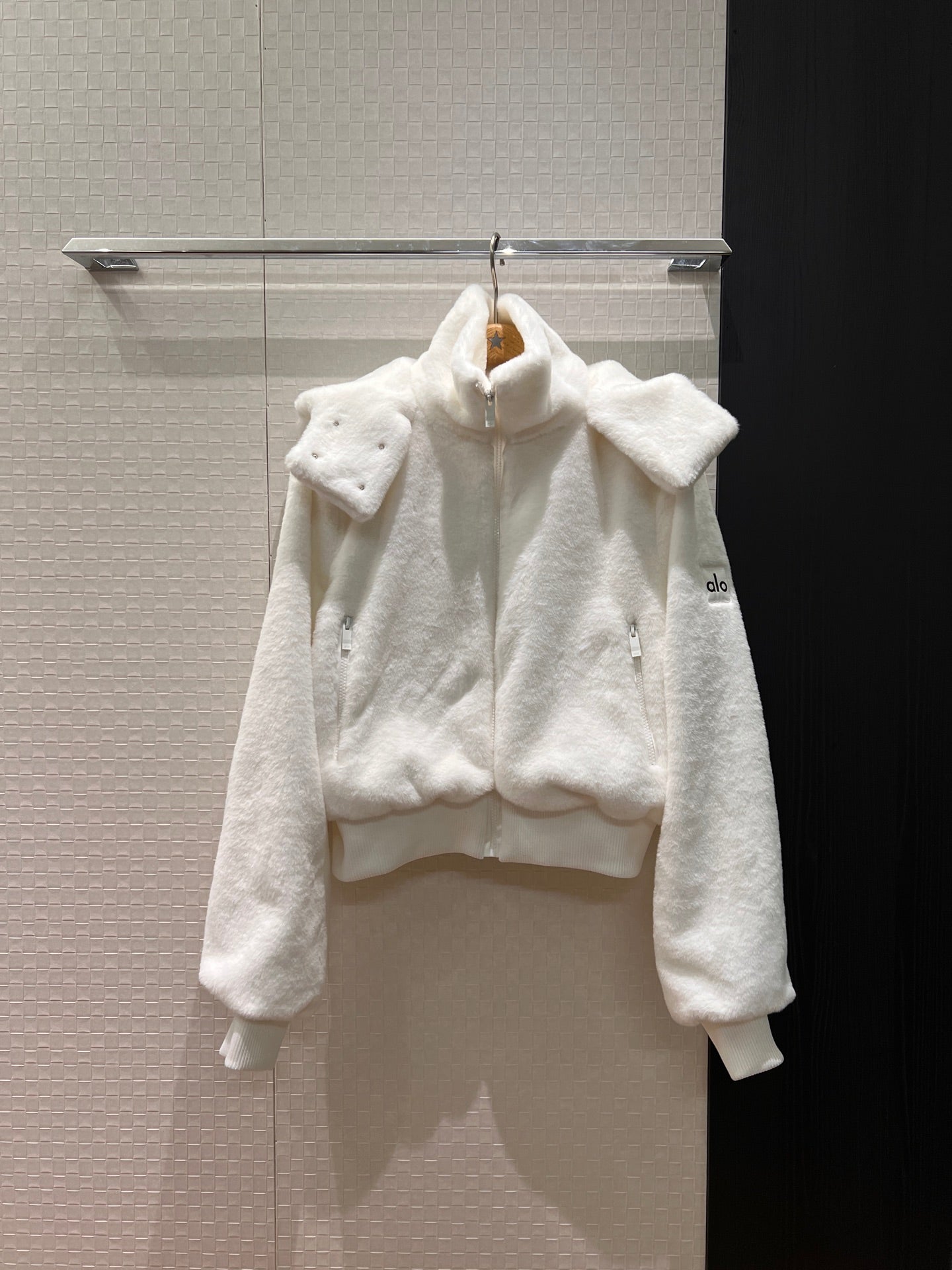 Women's ALO furry Hooded Short Jacket