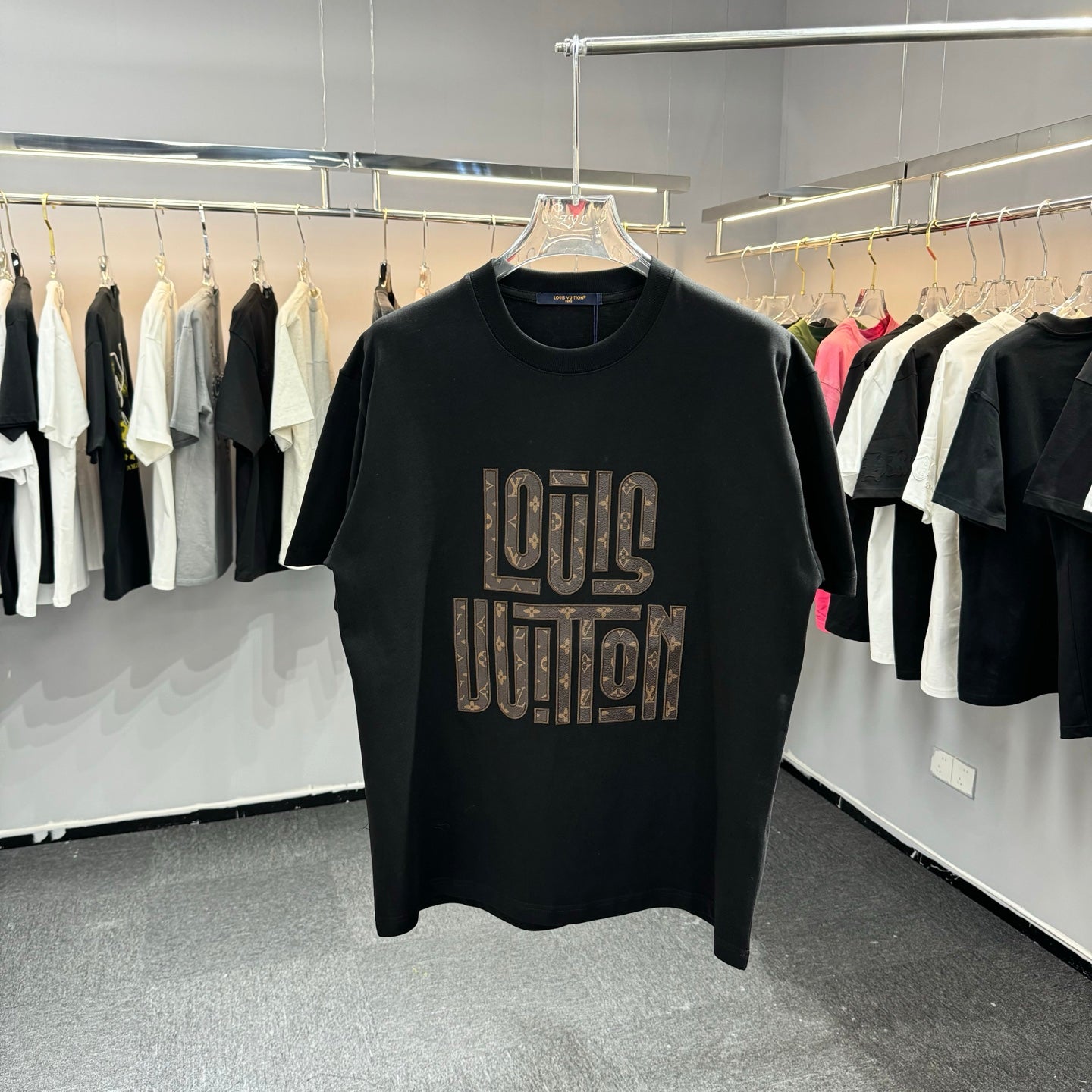 LV Round Neck Short Sleeve Shirt