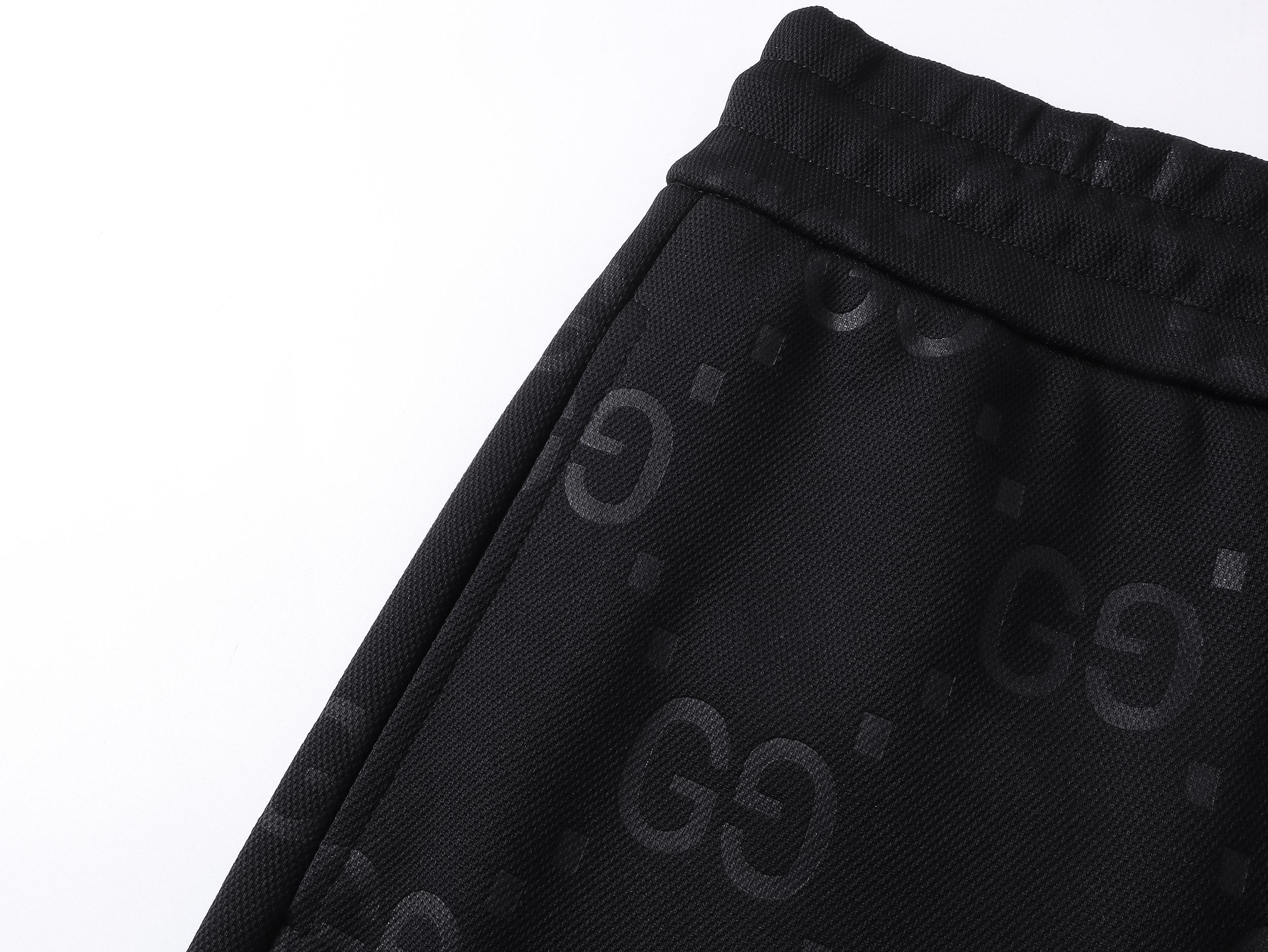 Gucci Monogram pattern shorts