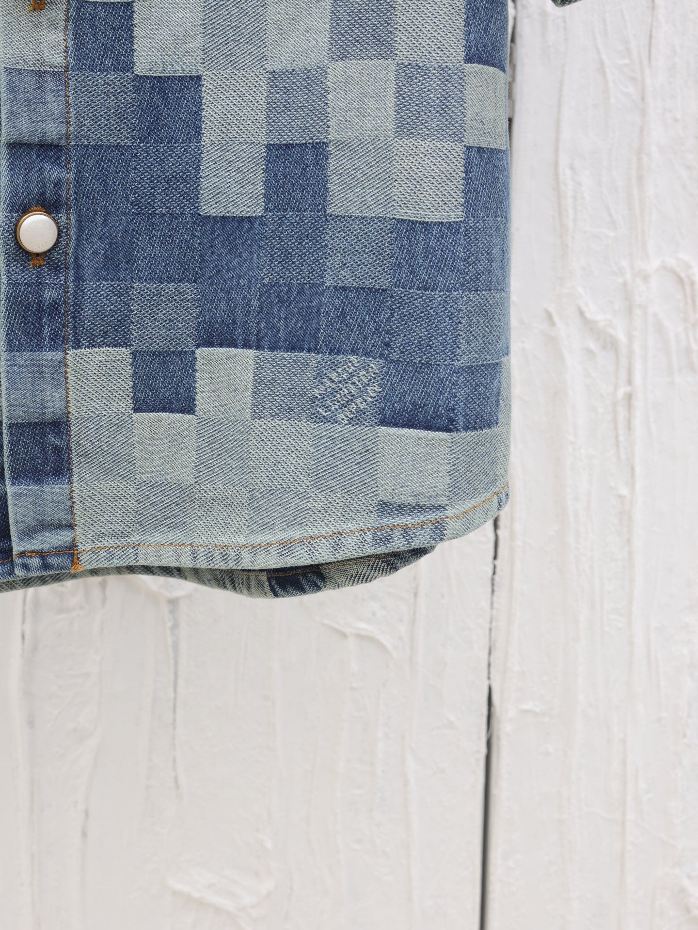 LV short-sleeved denim shirt