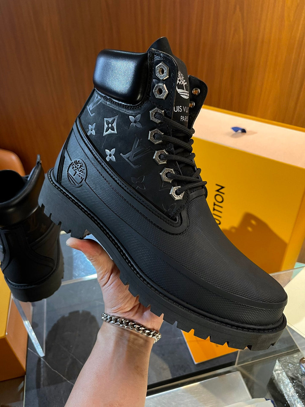 Louis Vuitton × Timberland 6" ankle boot olive green -US(LV) size 10
