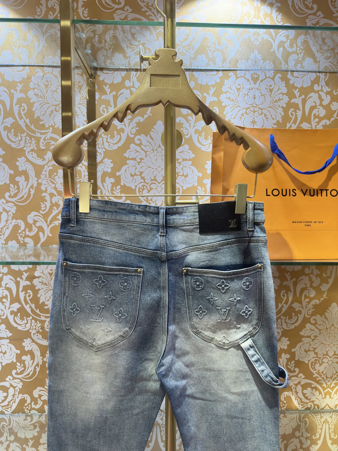 LV Fitted Jeans